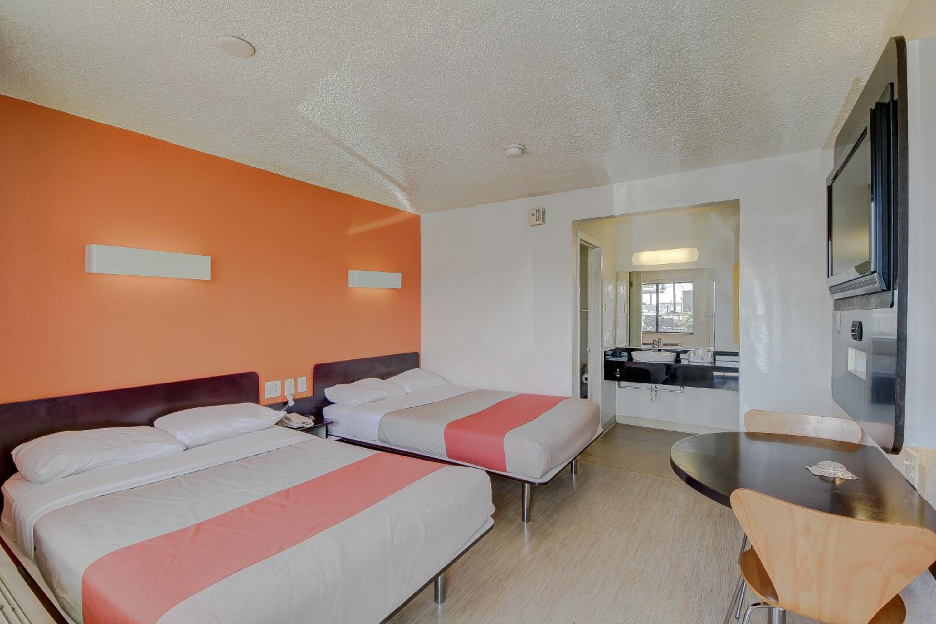 San Antonio Vacations - Motel 6-San Antonio, TX - Fort Sam Houston - Property Image 53