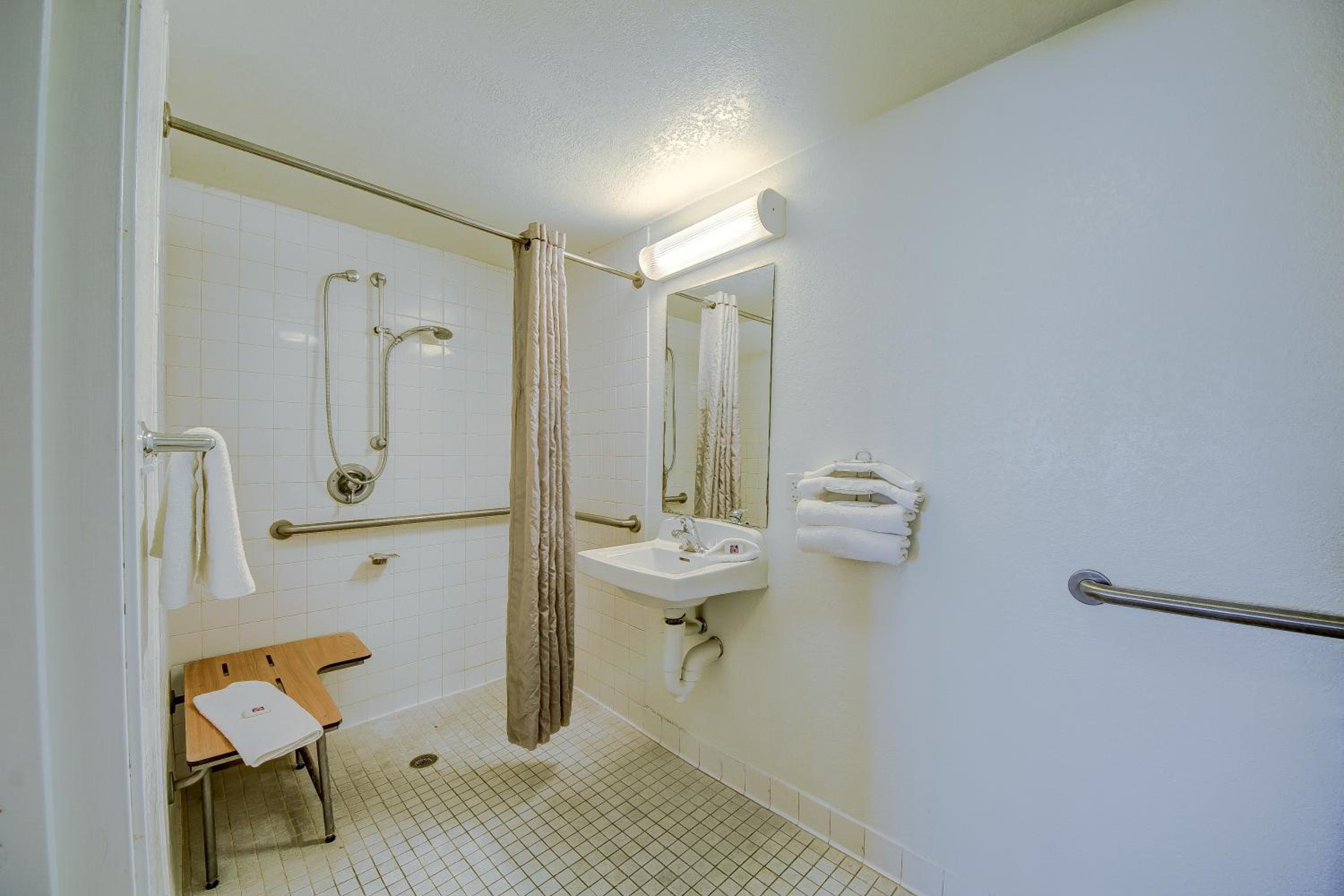 San Antonio Vacations - Motel 6-San Antonio, TX - Fort Sam Houston - Property Image 52