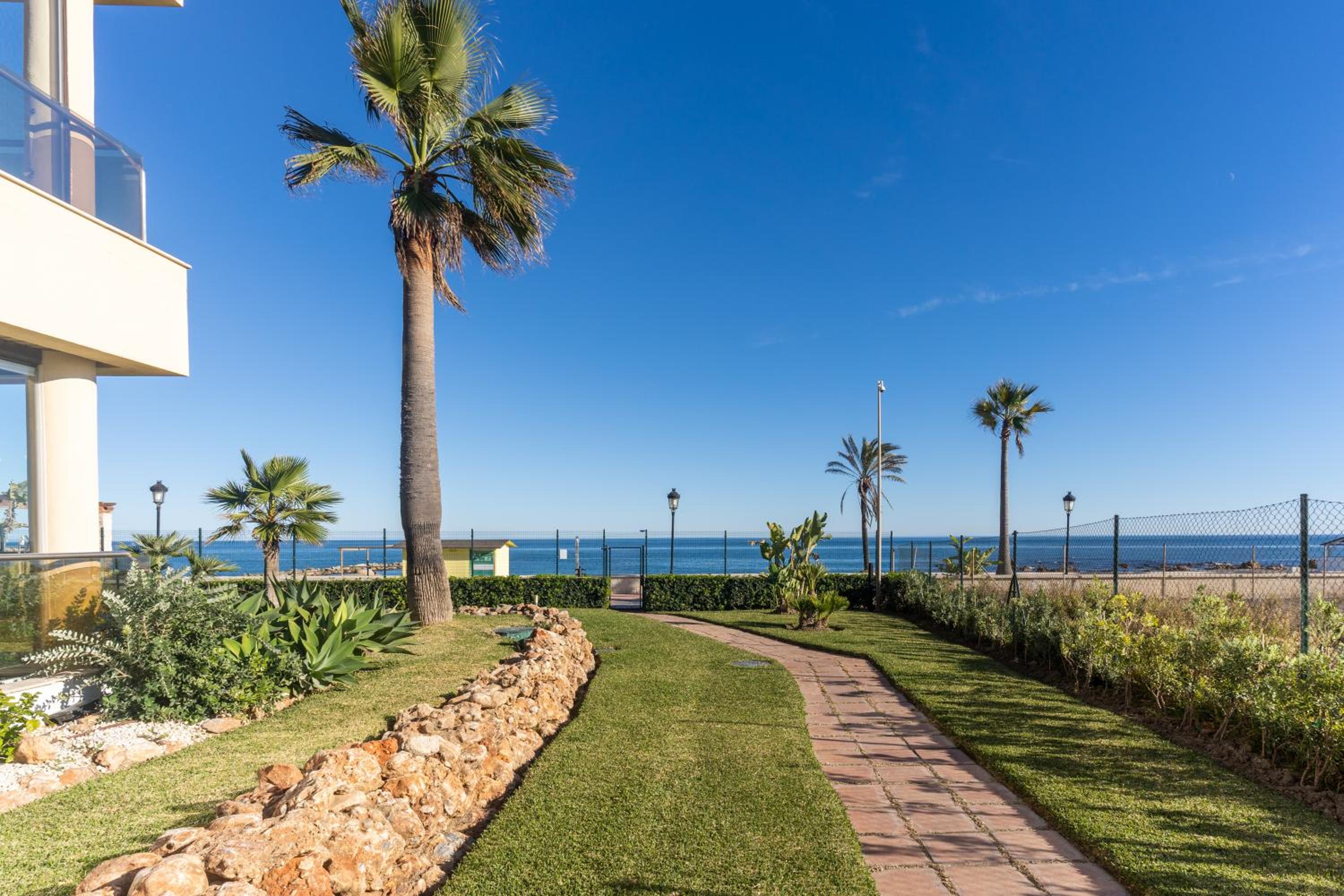 Marina Castillo 334 Duquesa view 5