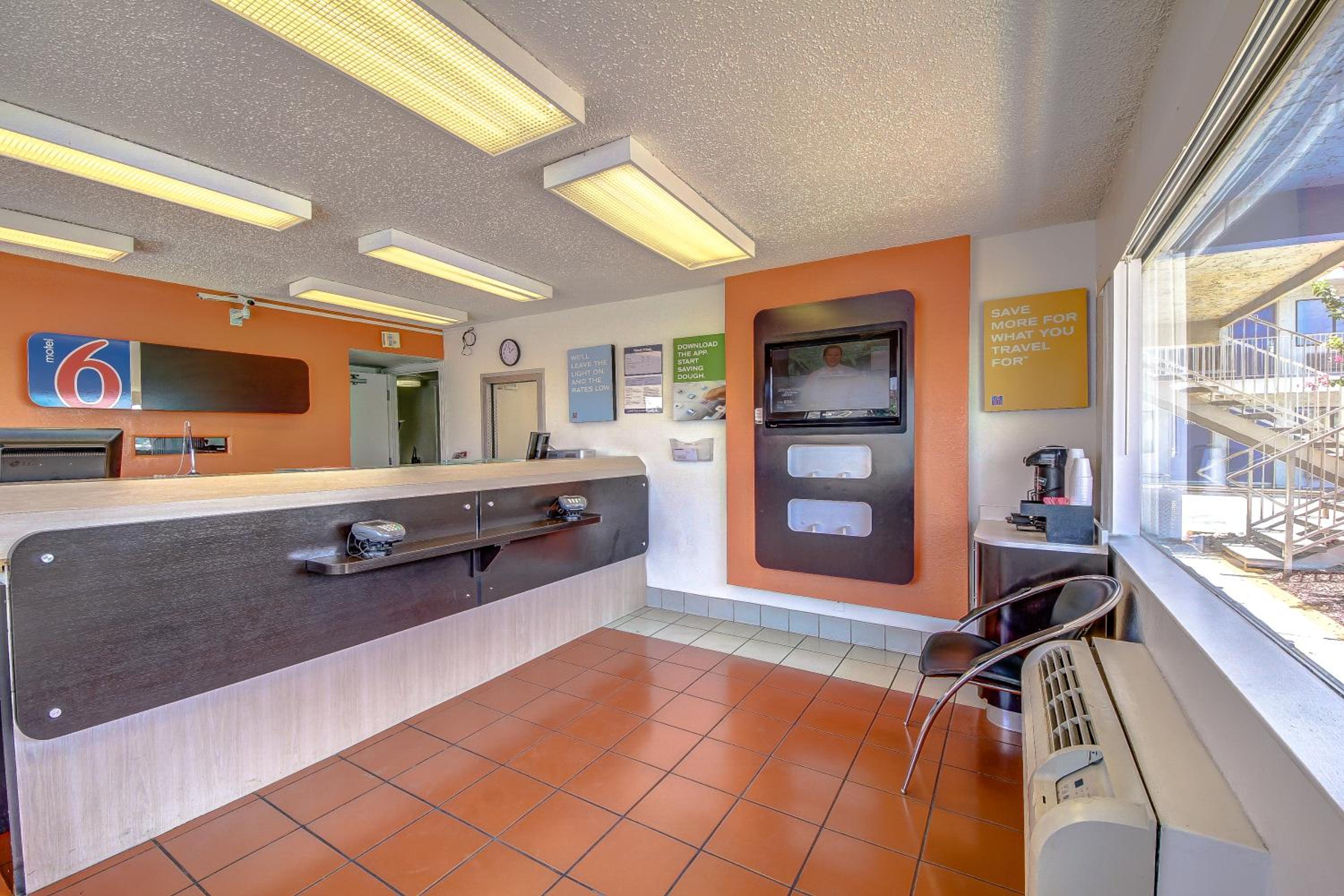 San Antonio Vacations - Motel 6-San Antonio, TX - Fort Sam Houston - Property Image 71