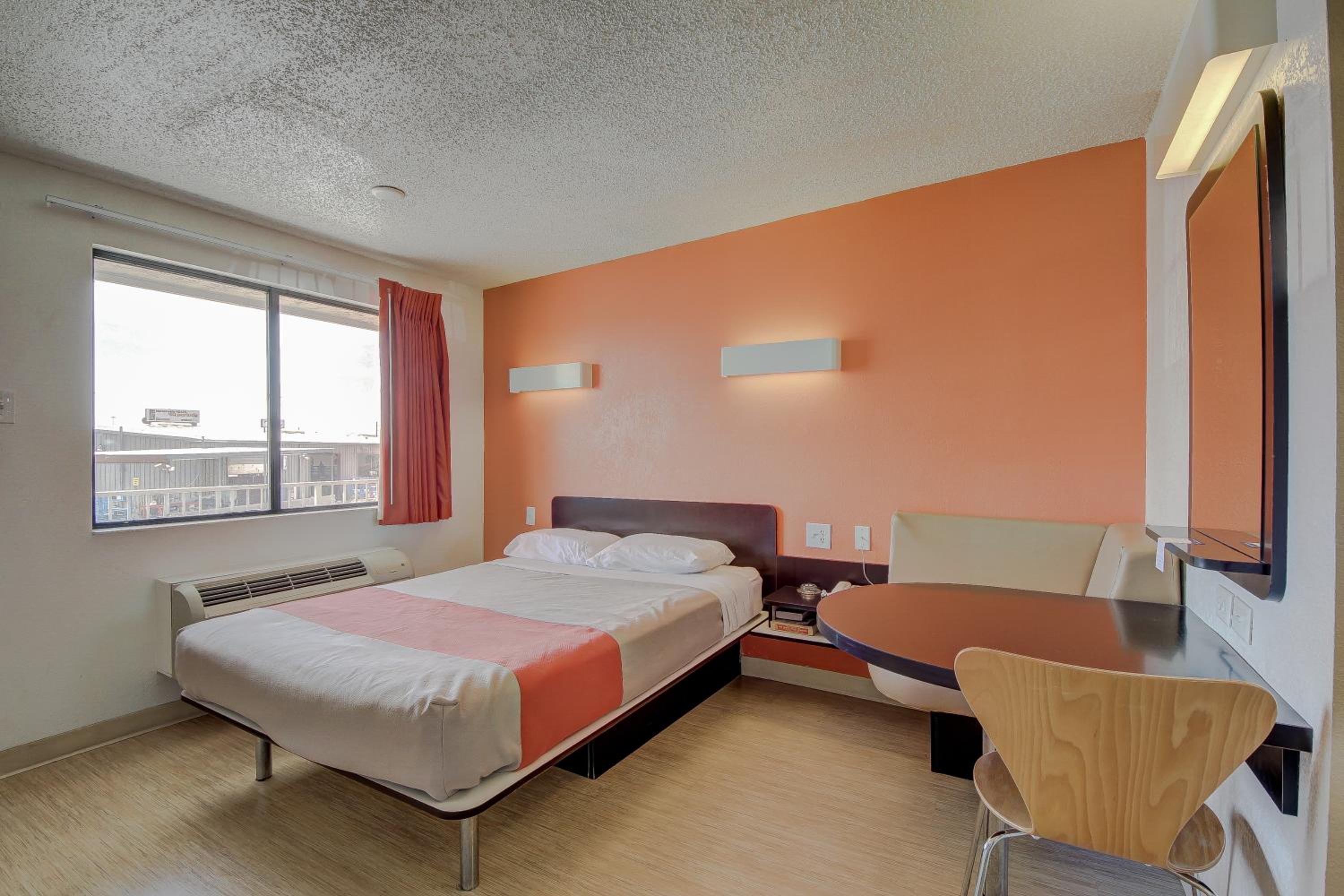 San Antonio Vacations - Motel 6-San Antonio, TX - Fort Sam Houston - Property Image 42