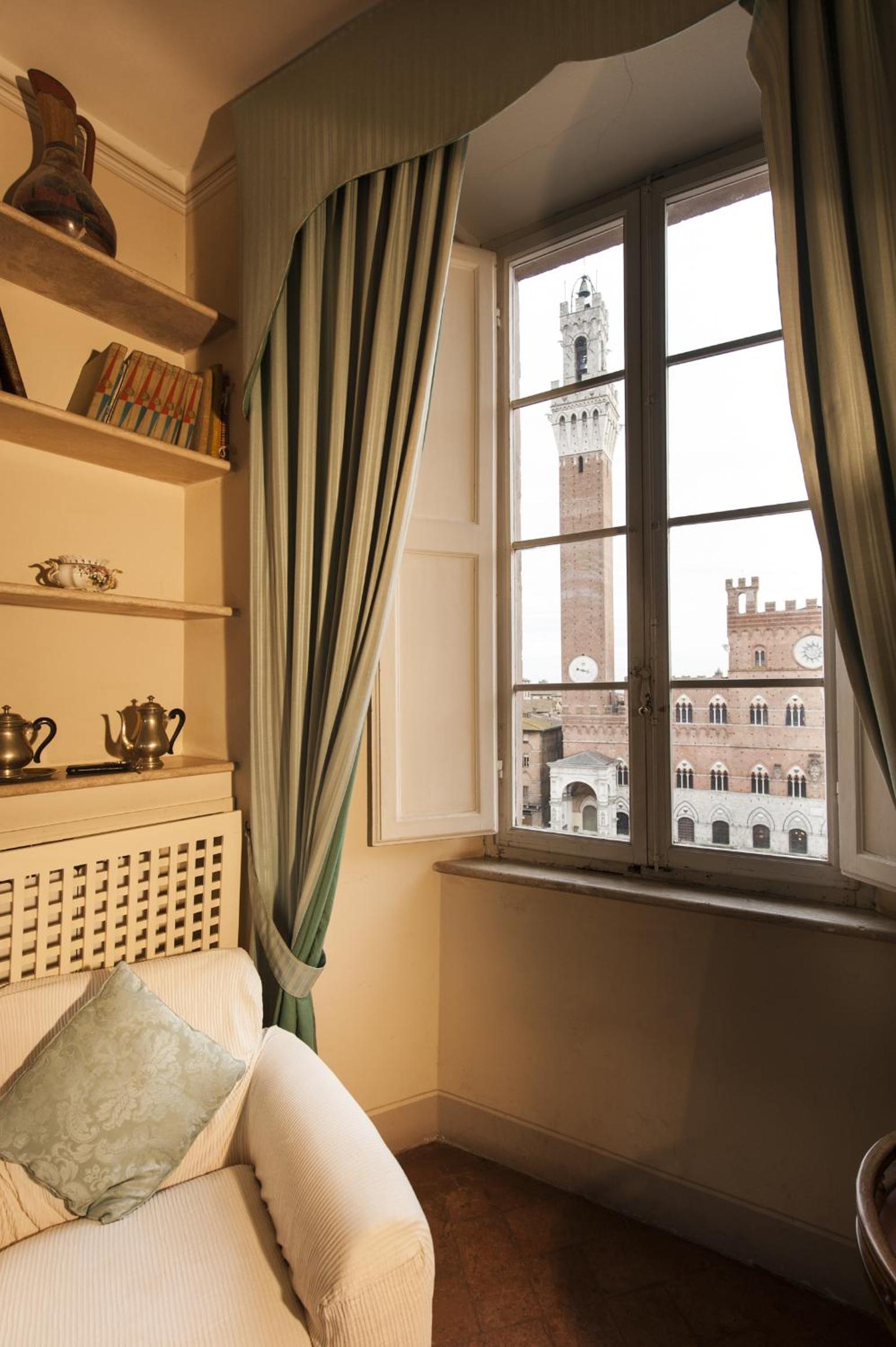 Palazzo Lenzi view 5
