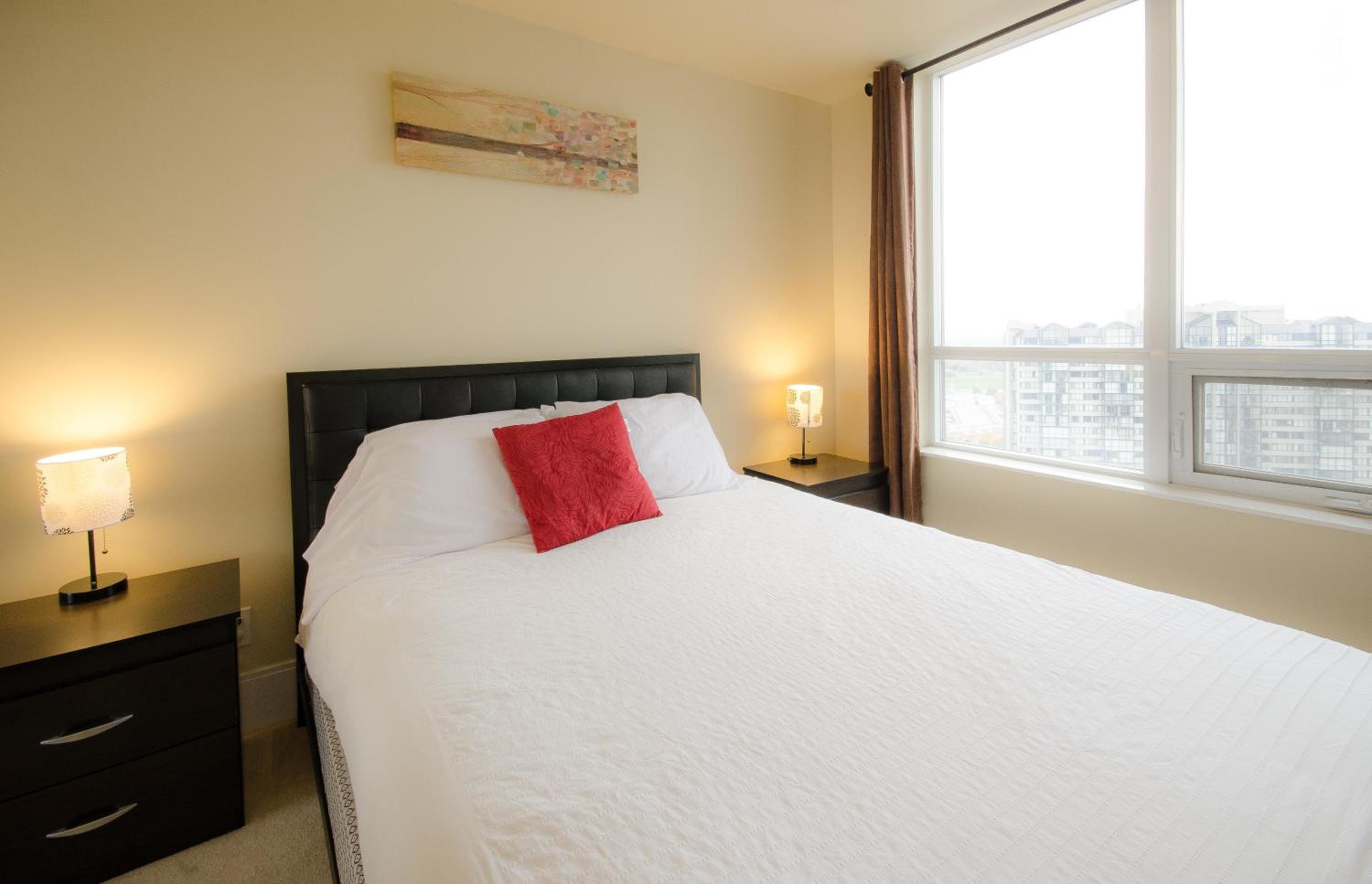Royal Stays Furnished Apartments - Square One