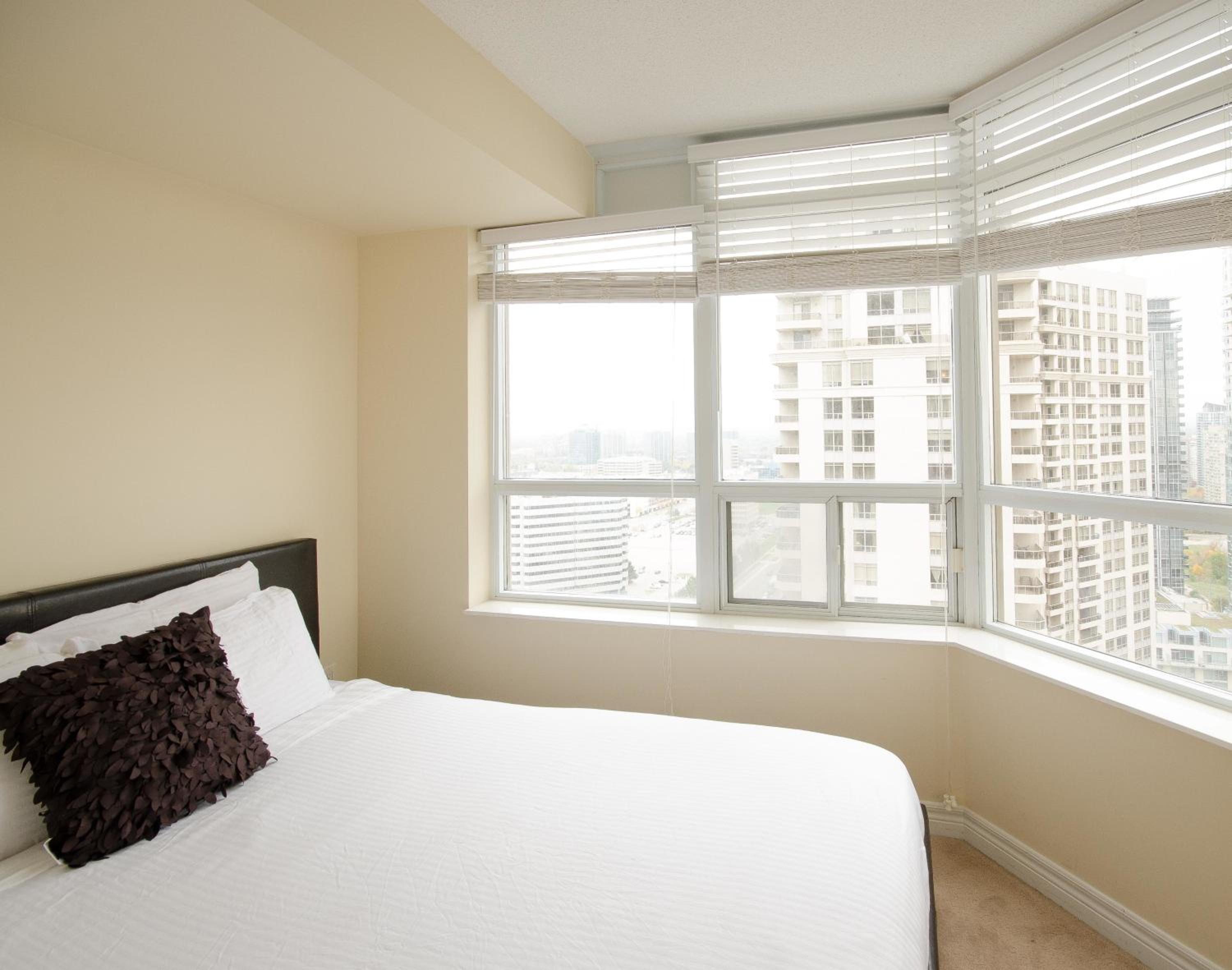 Royal Stays Furnished Apartments - Square One