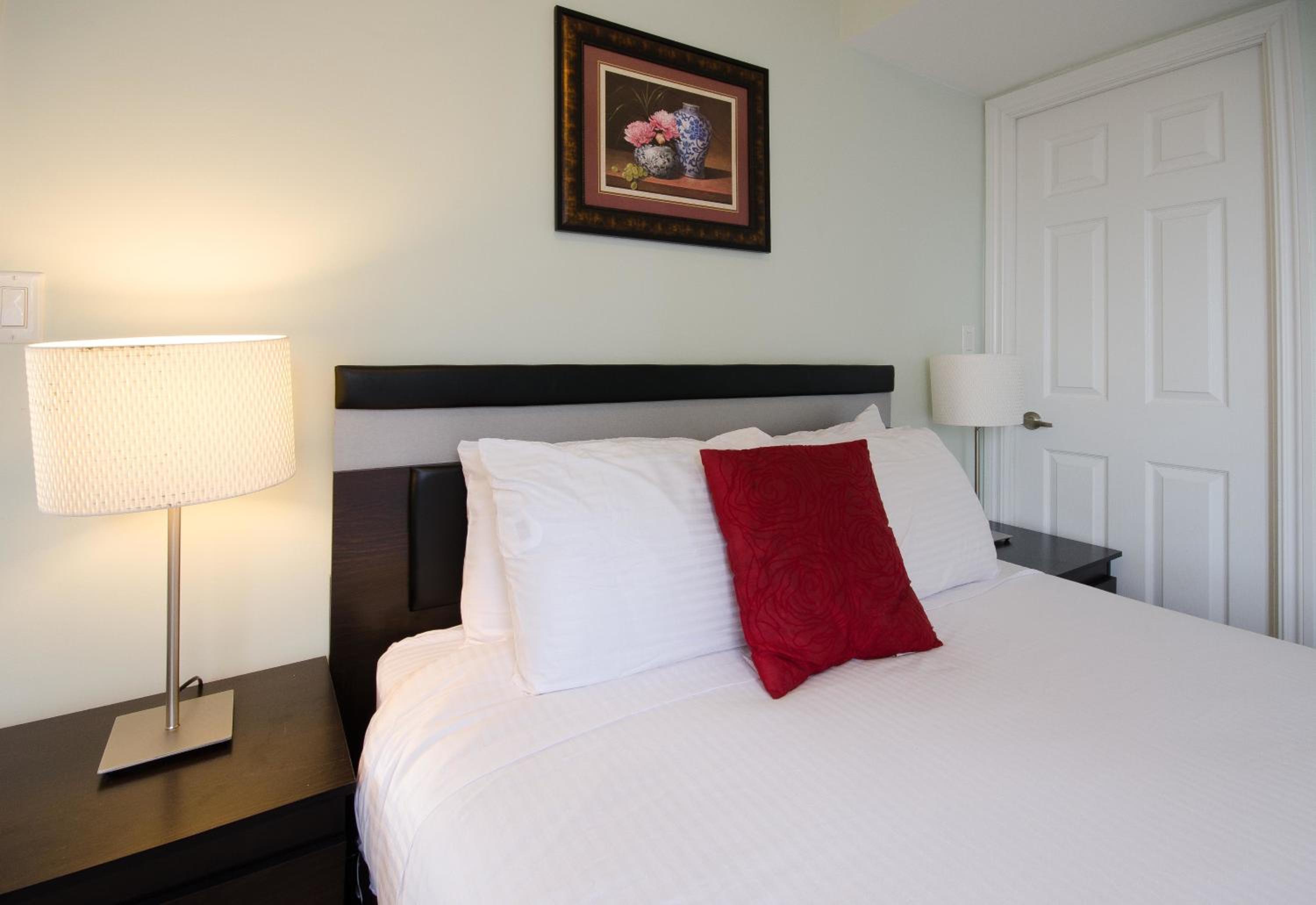 Royal Stays Furnished Apartments - Square One