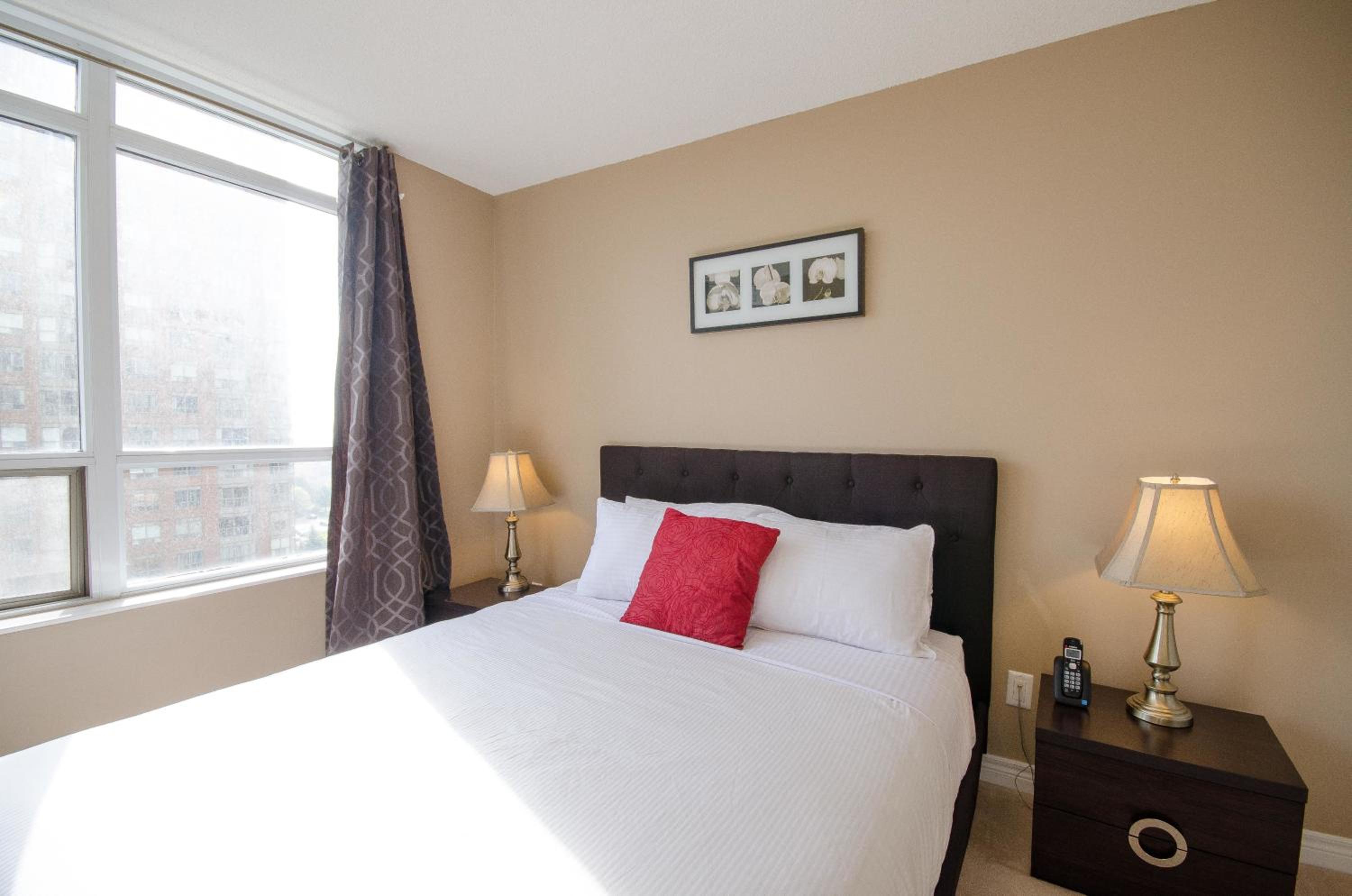 Royal Stays Furnished Apartments - Square One