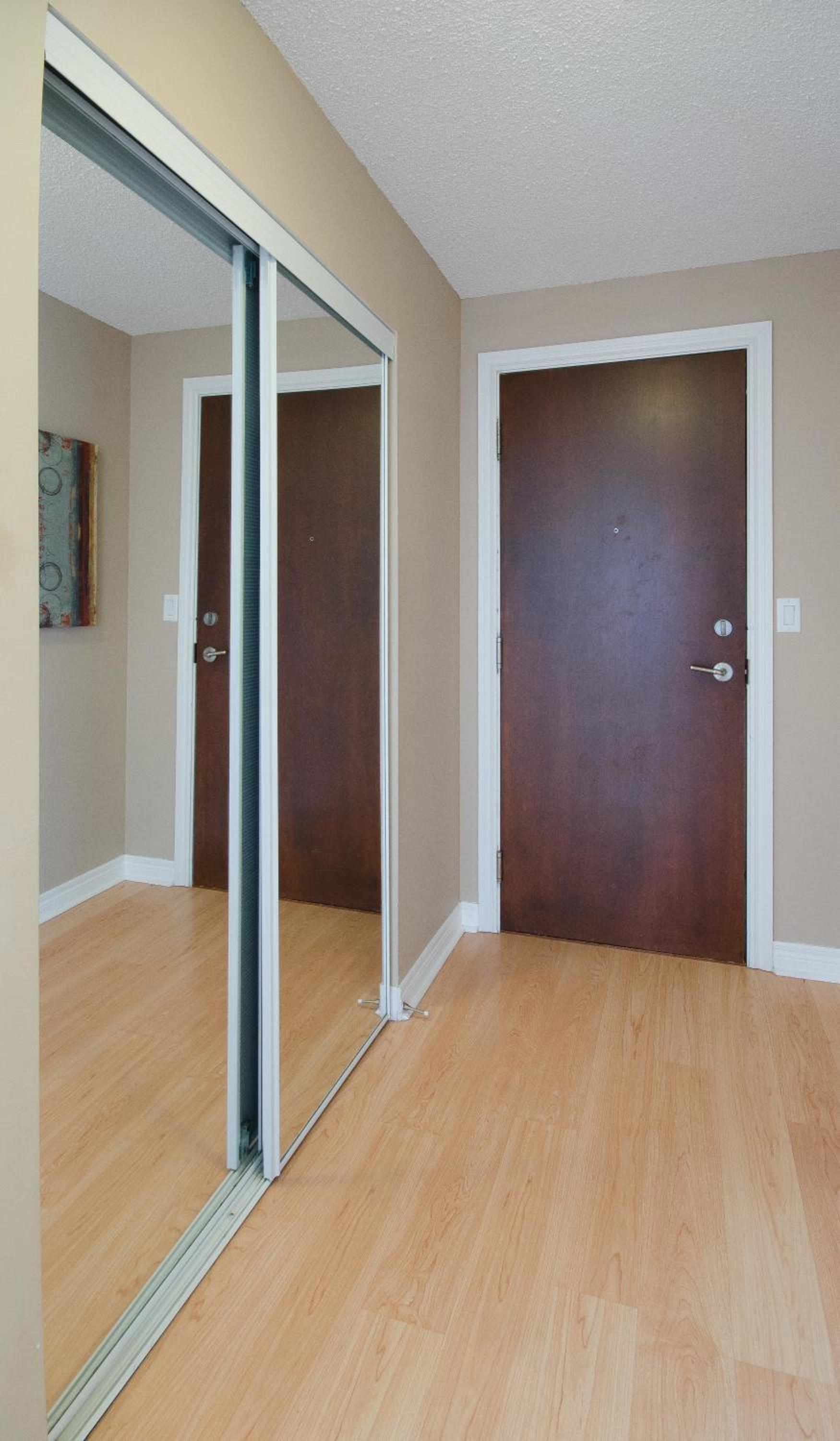 Royal Stays Furnished Apartments - Square One