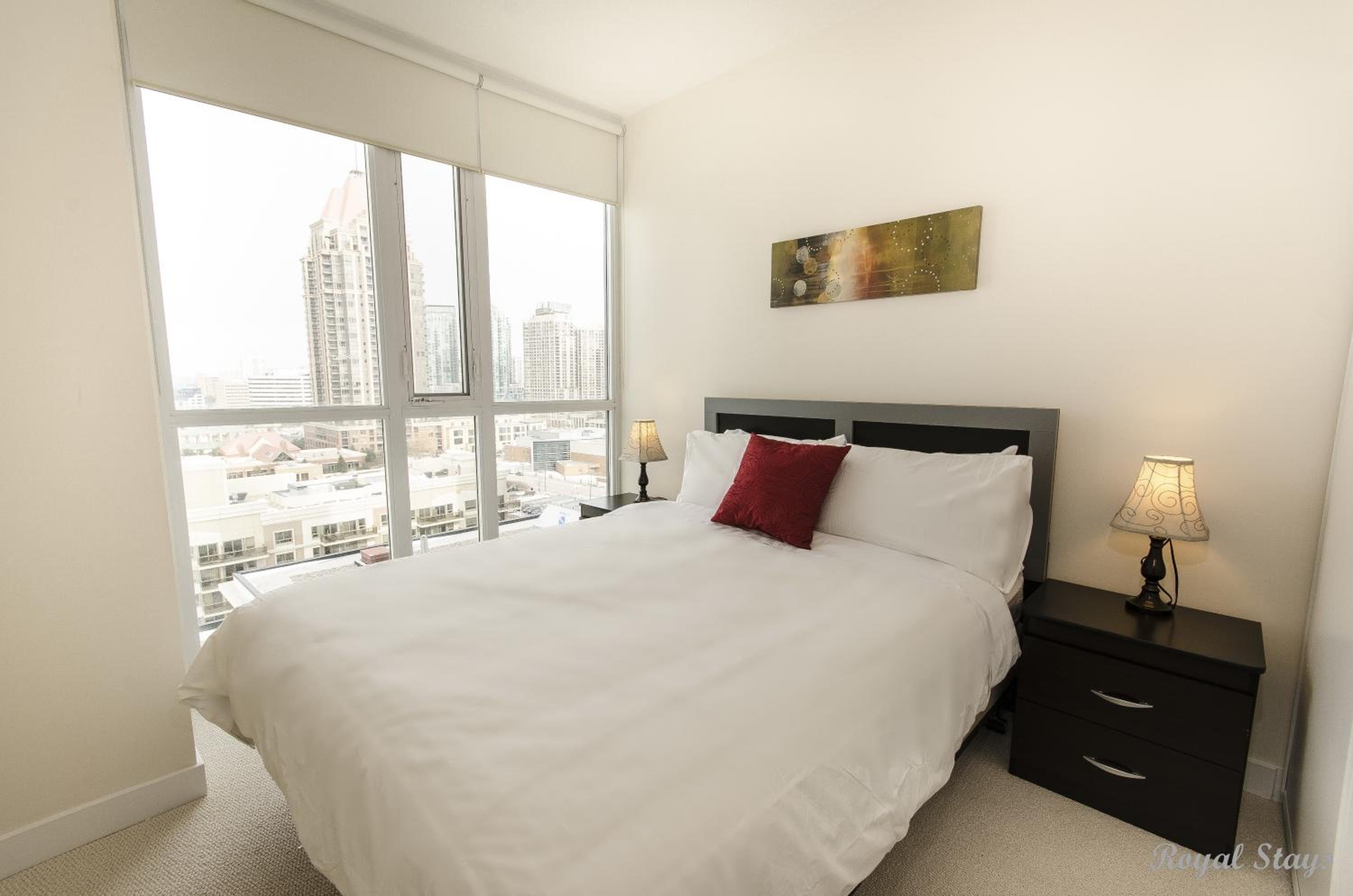 Royal Stays Furnished Apartments - Square One