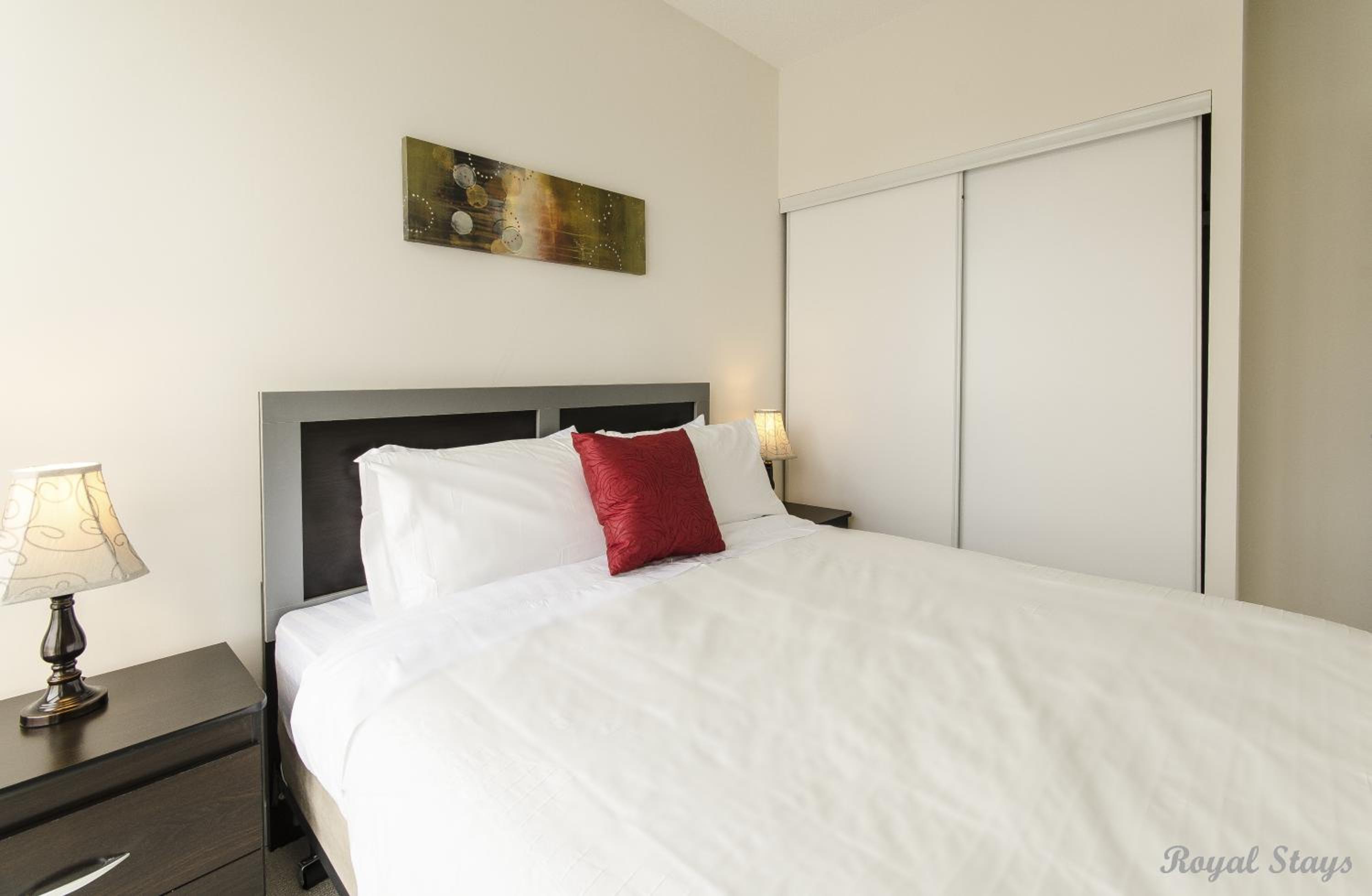 Royal Stays Furnished Apartments - Square One