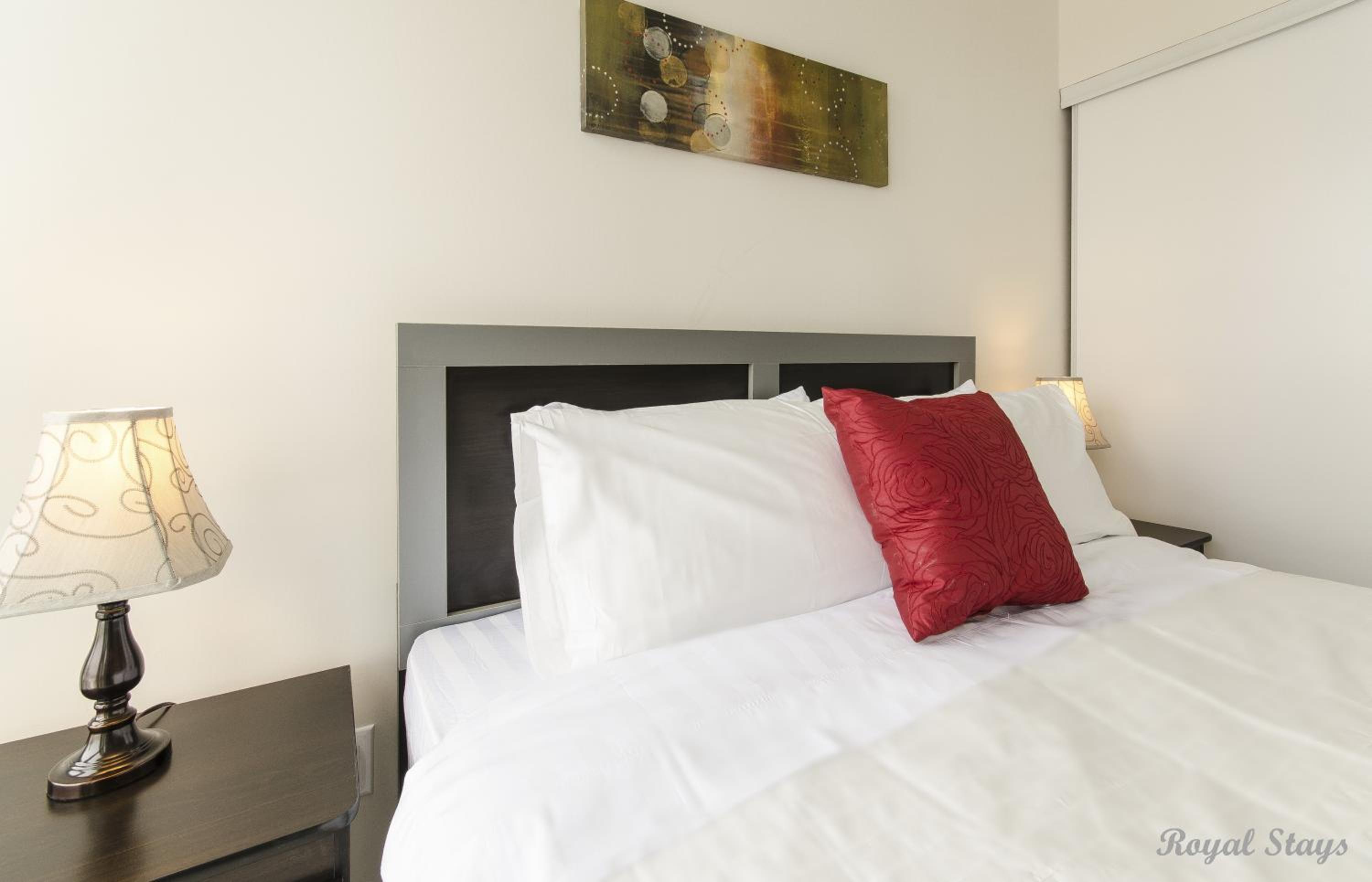 Royal Stays Furnished Apartments - Square One