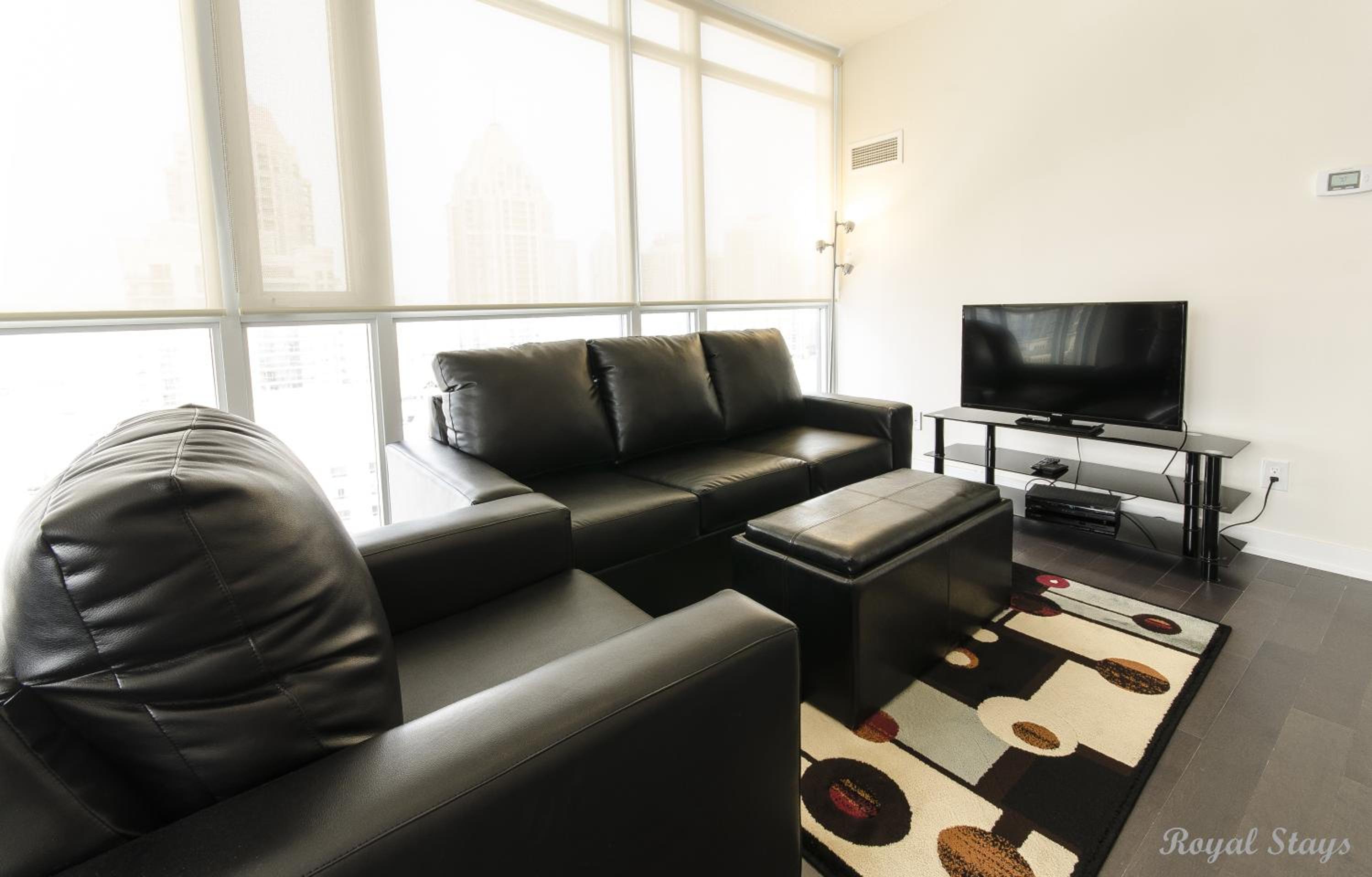 Royal Stays Furnished Apartments - Square One