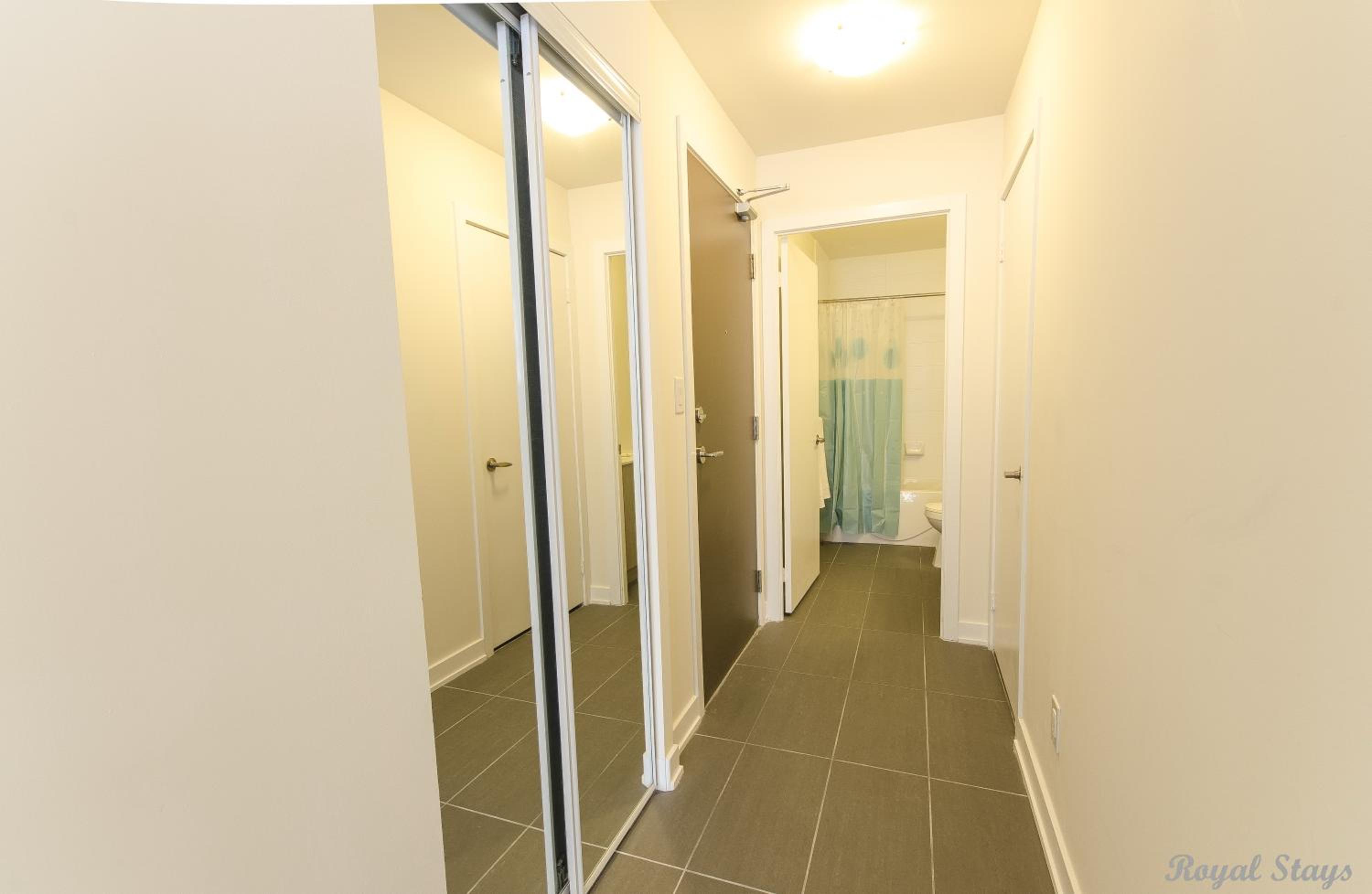 Royal Stays Furnished Apartments - Square One
