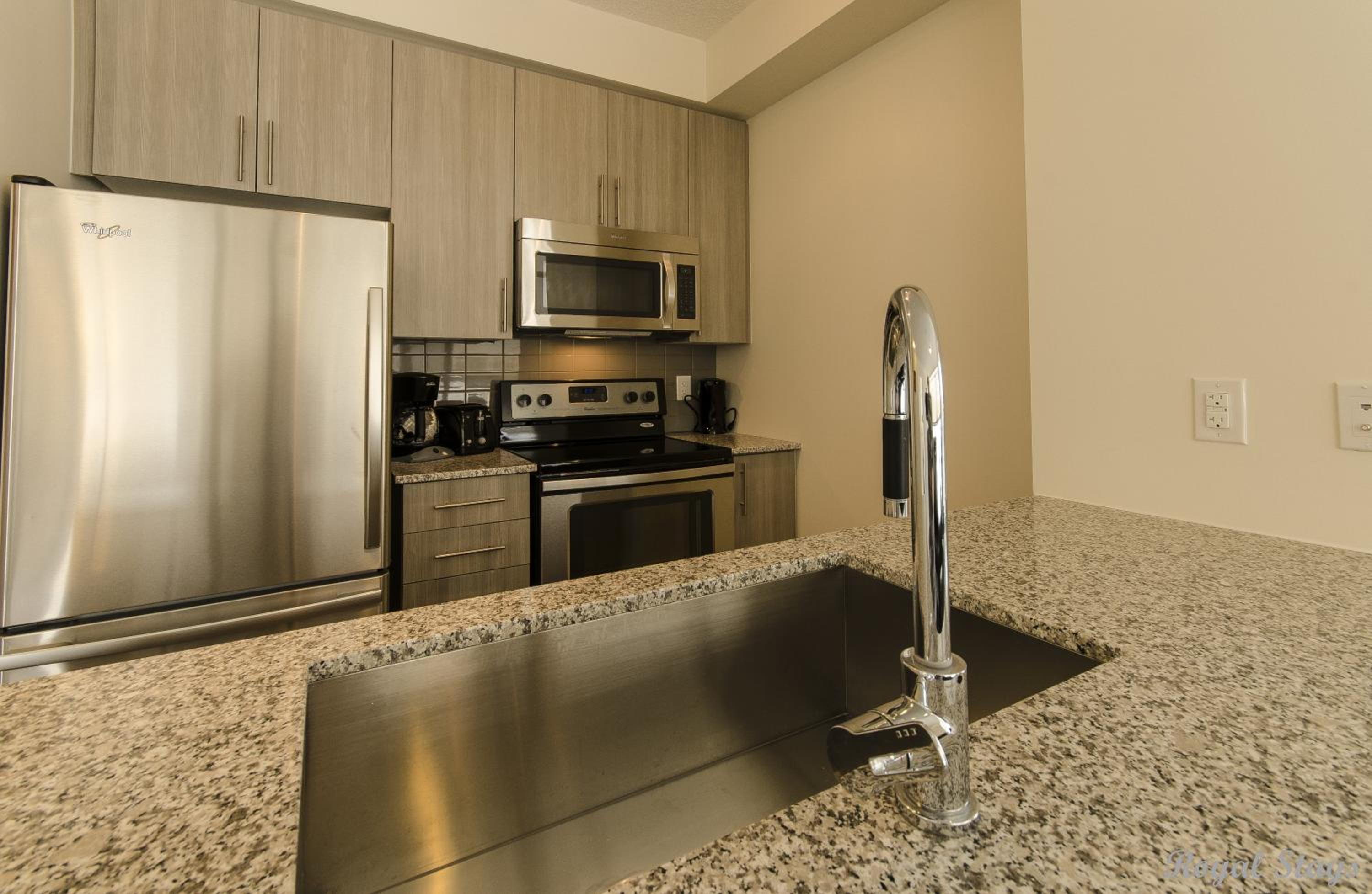 Royal Stays Furnished Apartments - Square One