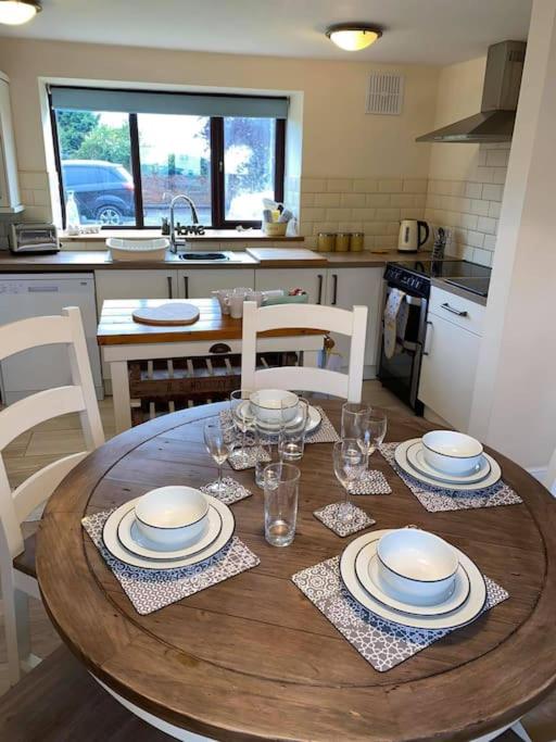 Cottage 5 - Beautiful 3 Bedroom Cottage view 2