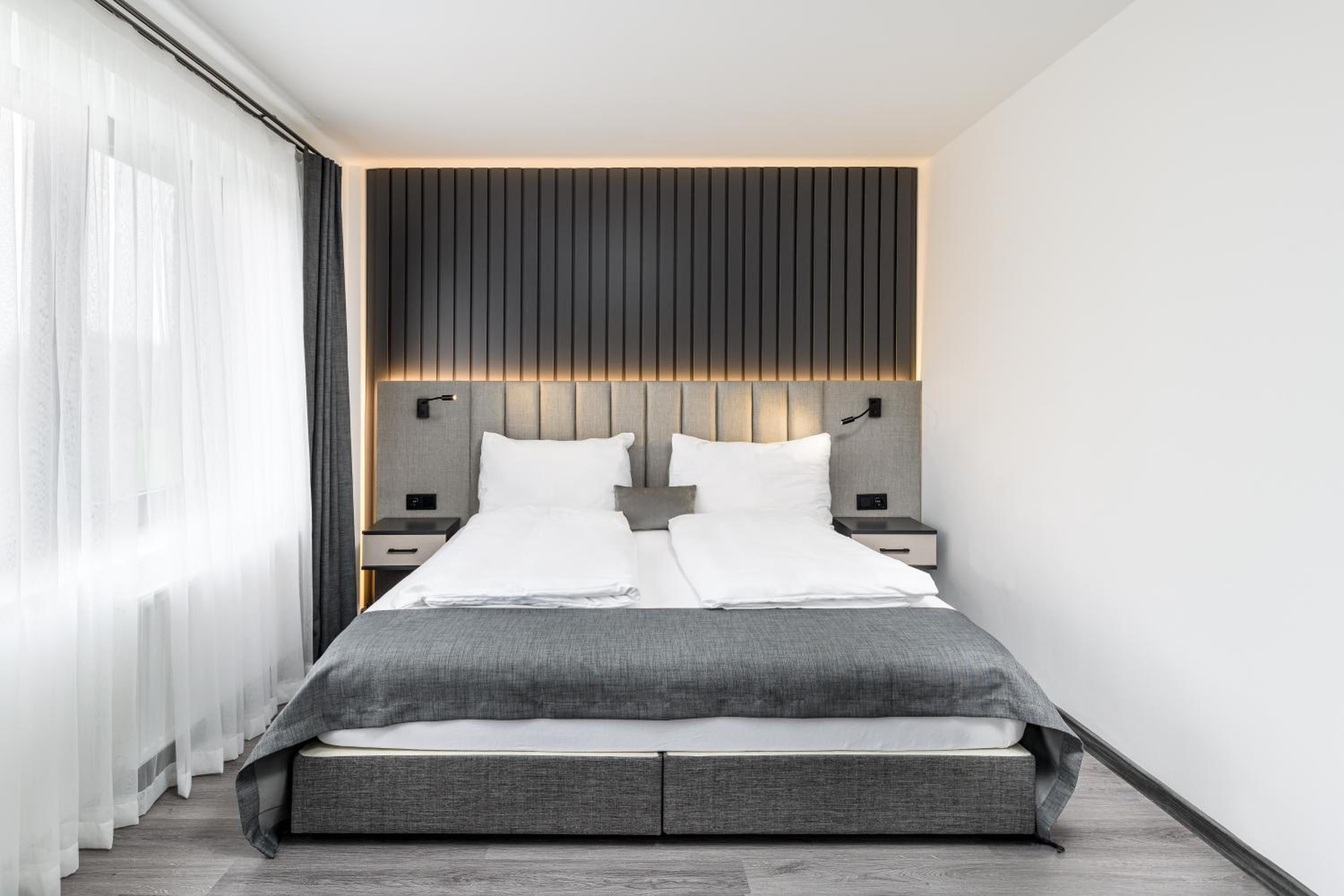 PARKHOTEL BRAUNAU - 24 Stunden Self Check-IN