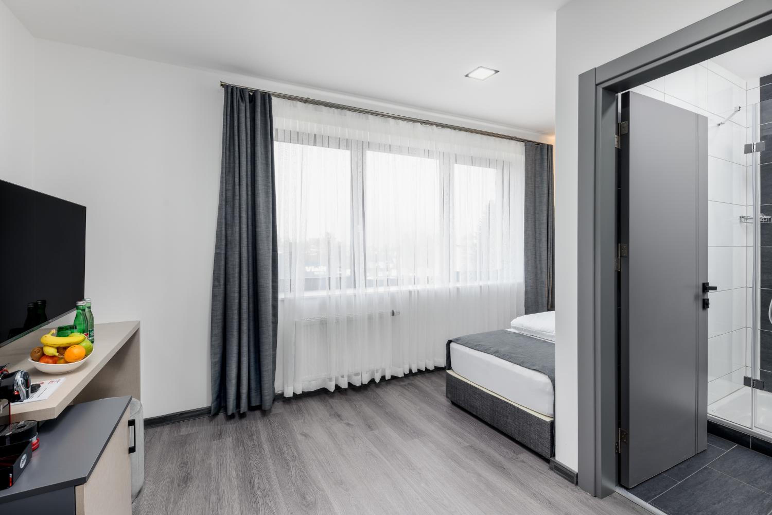PARKHOTEL BRAUNAU - 24 Stunden Self Check-IN