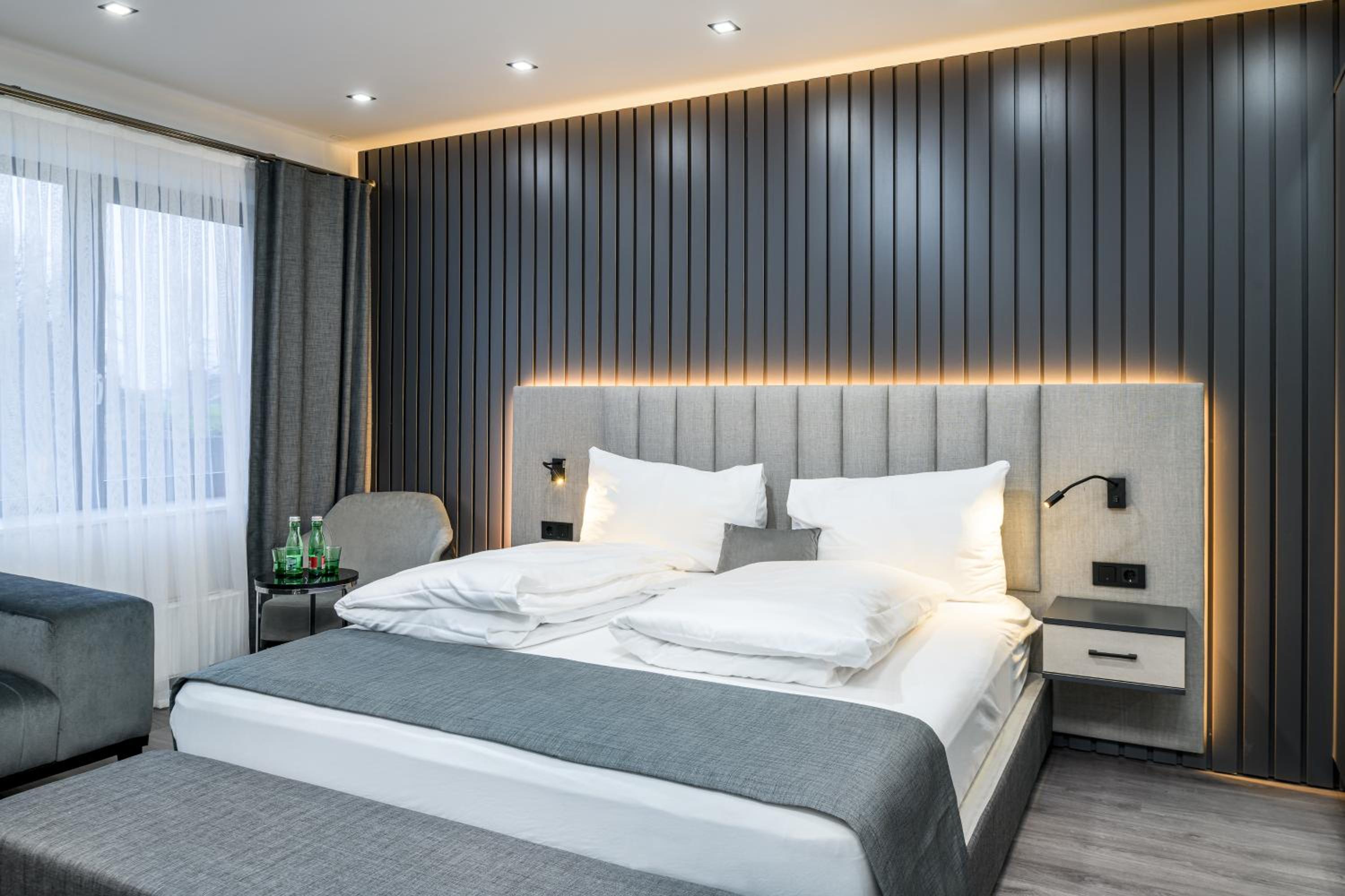 PARKHOTEL BRAUNAU - 24 Stunden Self Check-IN