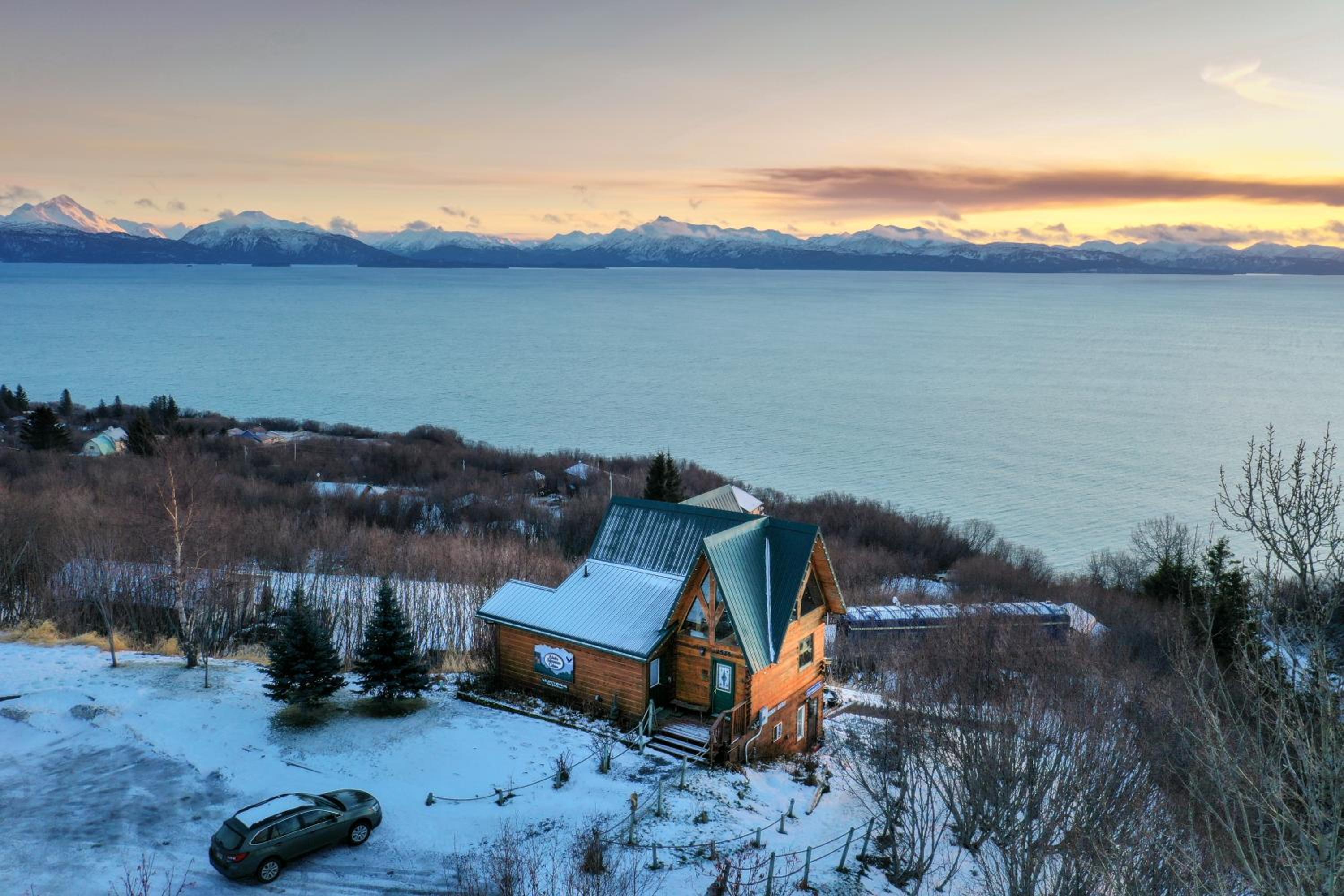 Homer Vacations - Alaska Adventure Cabins - Property Image 1