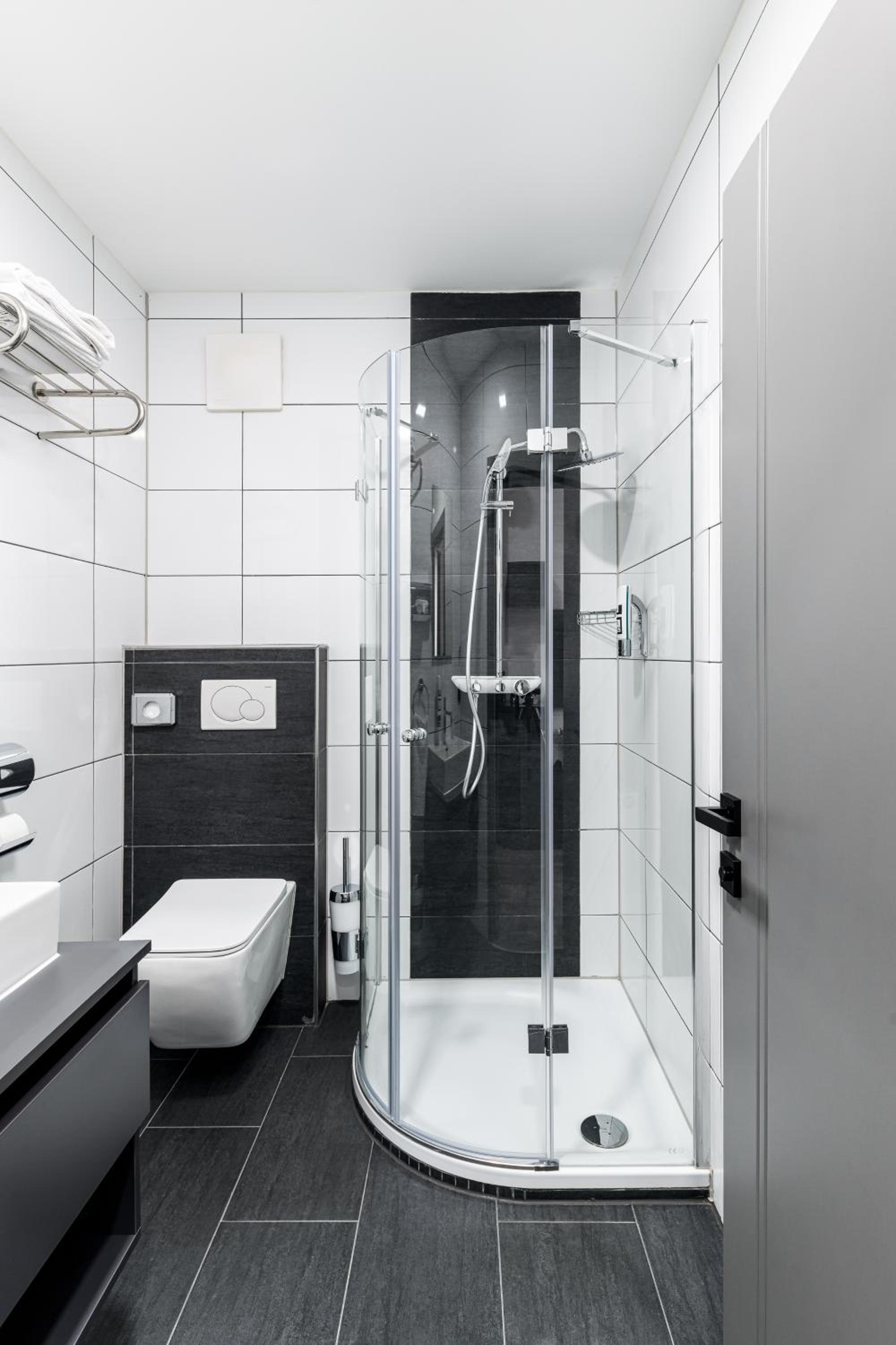 PARKHOTEL BRAUNAU - 24 Stunden Self Check-IN