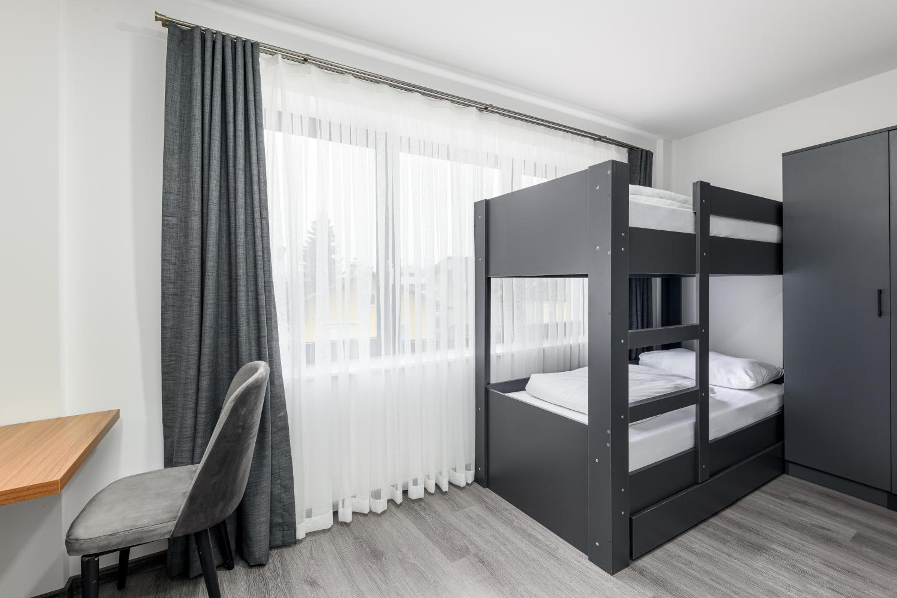 PARKHOTEL BRAUNAU - 24 Stunden Self Check-IN