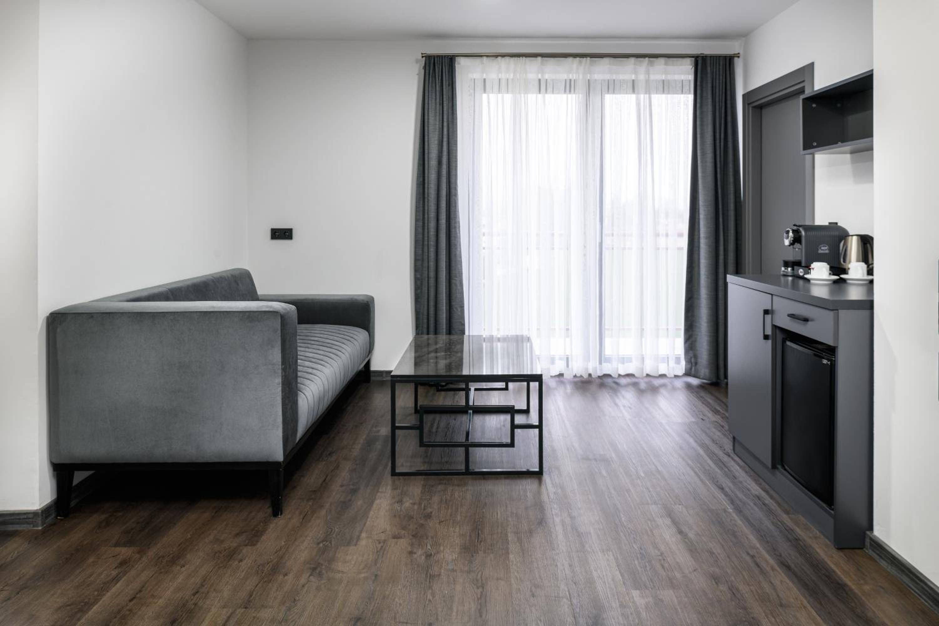 PARKHOTEL BRAUNAU - 24 Stunden Self Check-IN
