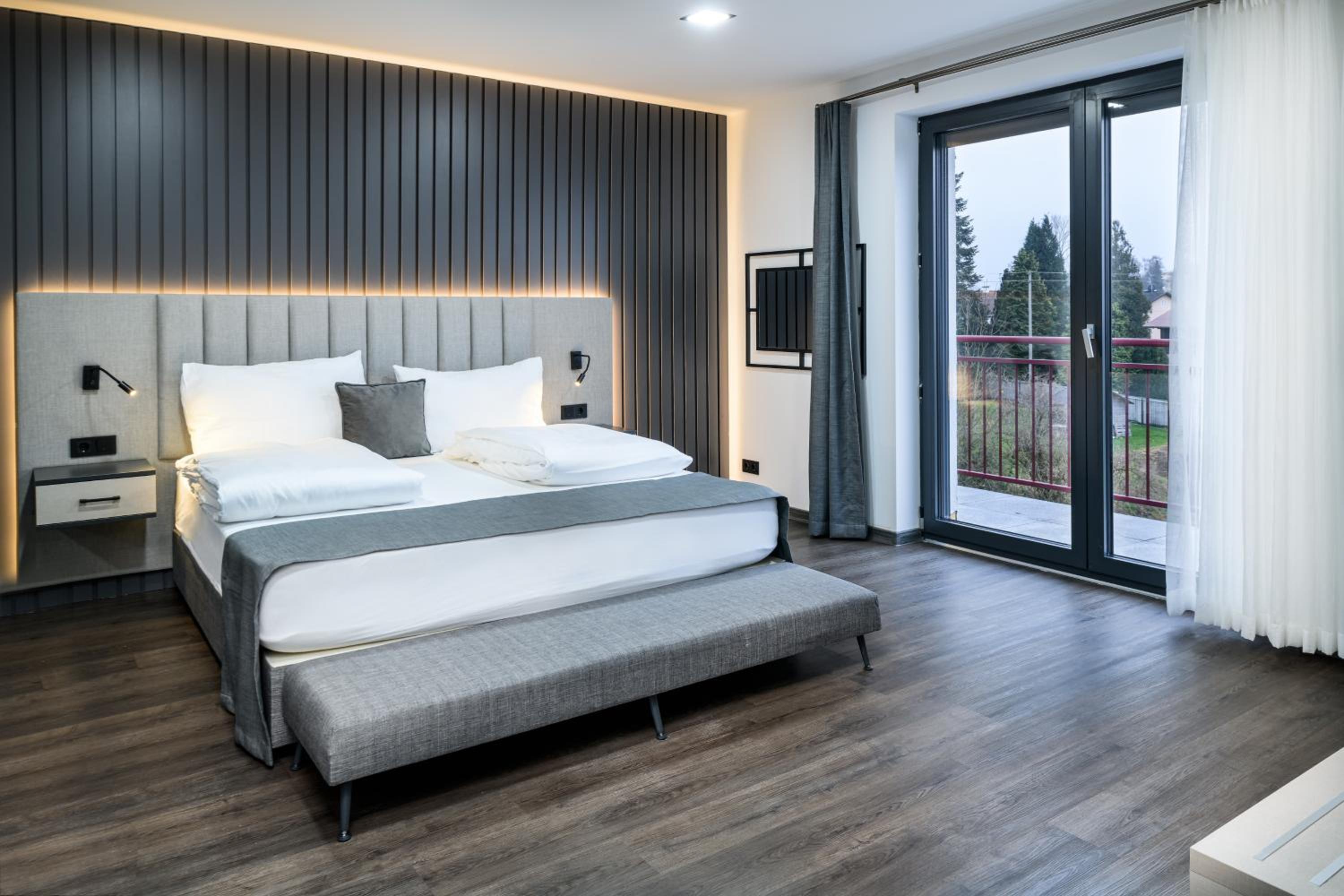 PARKHOTEL BRAUNAU - 24 Stunden Self Check-IN