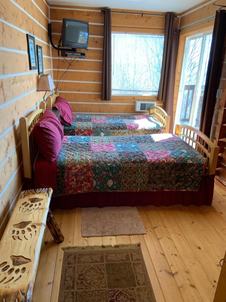 Alaska Adventure Cabins