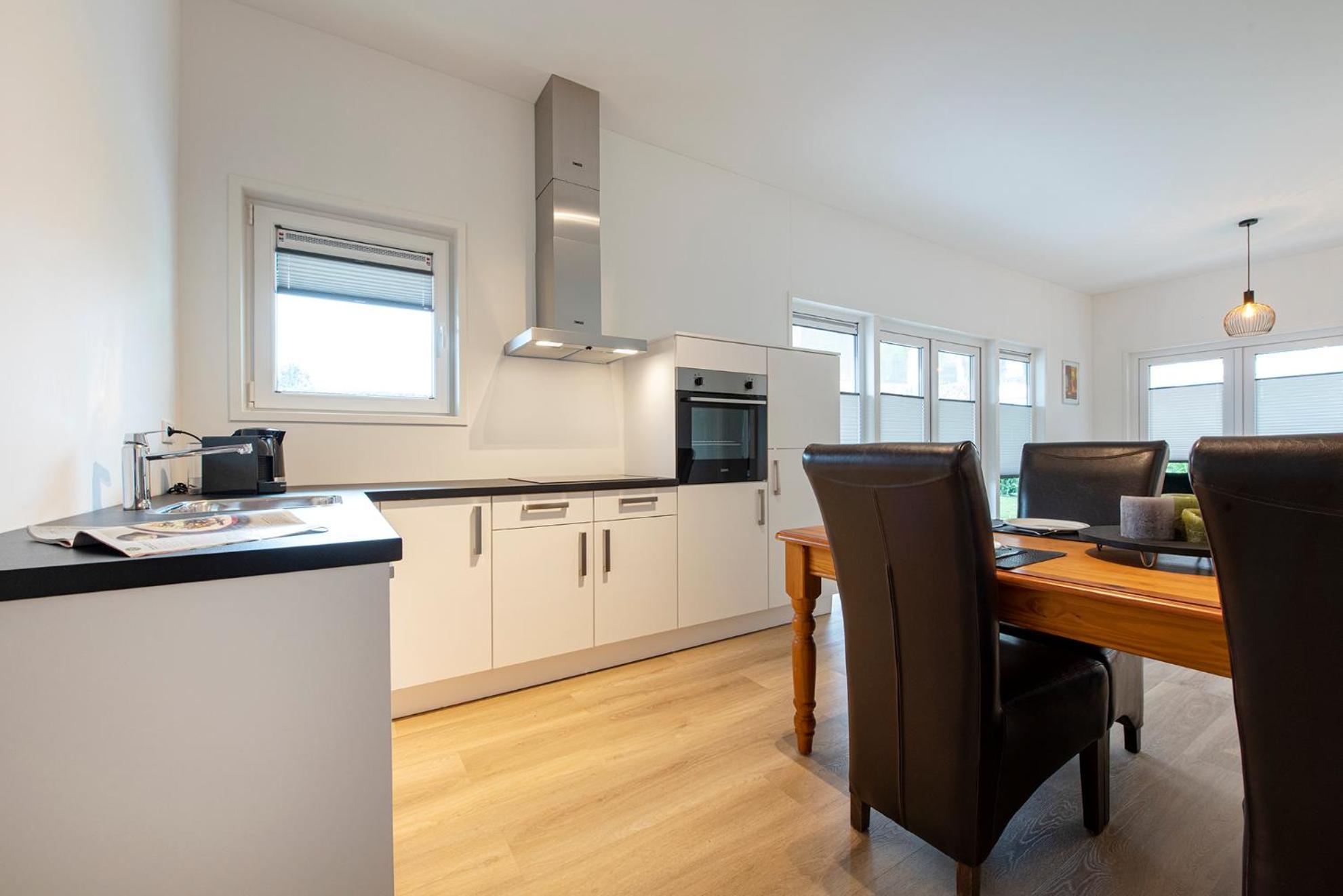 95, 2 king size bedden - Airco - gelegen aan de Kampina - Recreational Only view 2