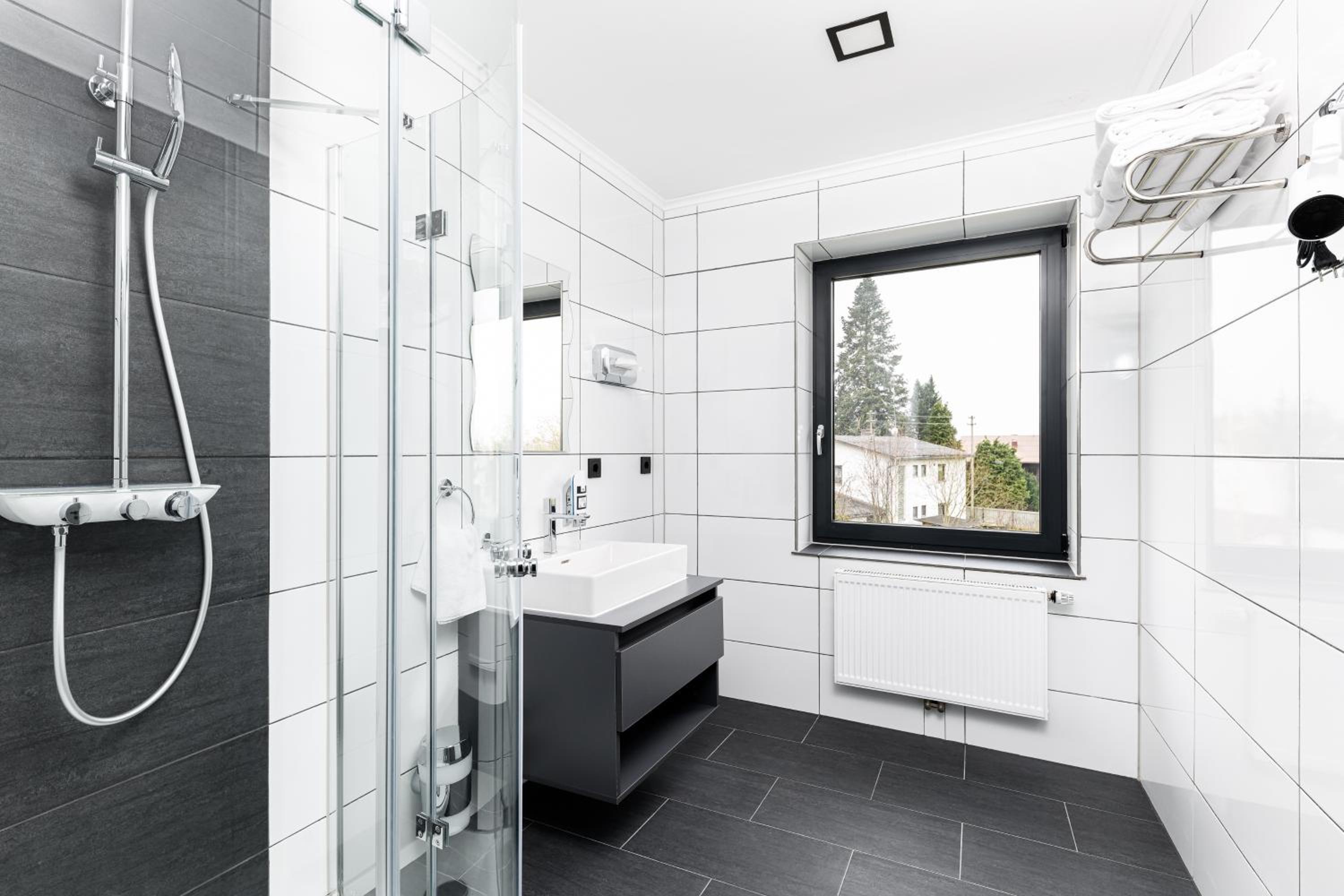 PARKHOTEL BRAUNAU - 24 Stunden Self Check-IN