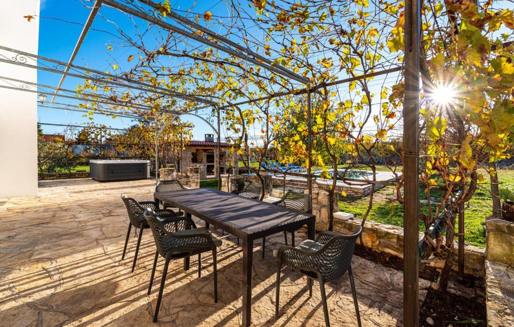 Villa Mandorla with private pool