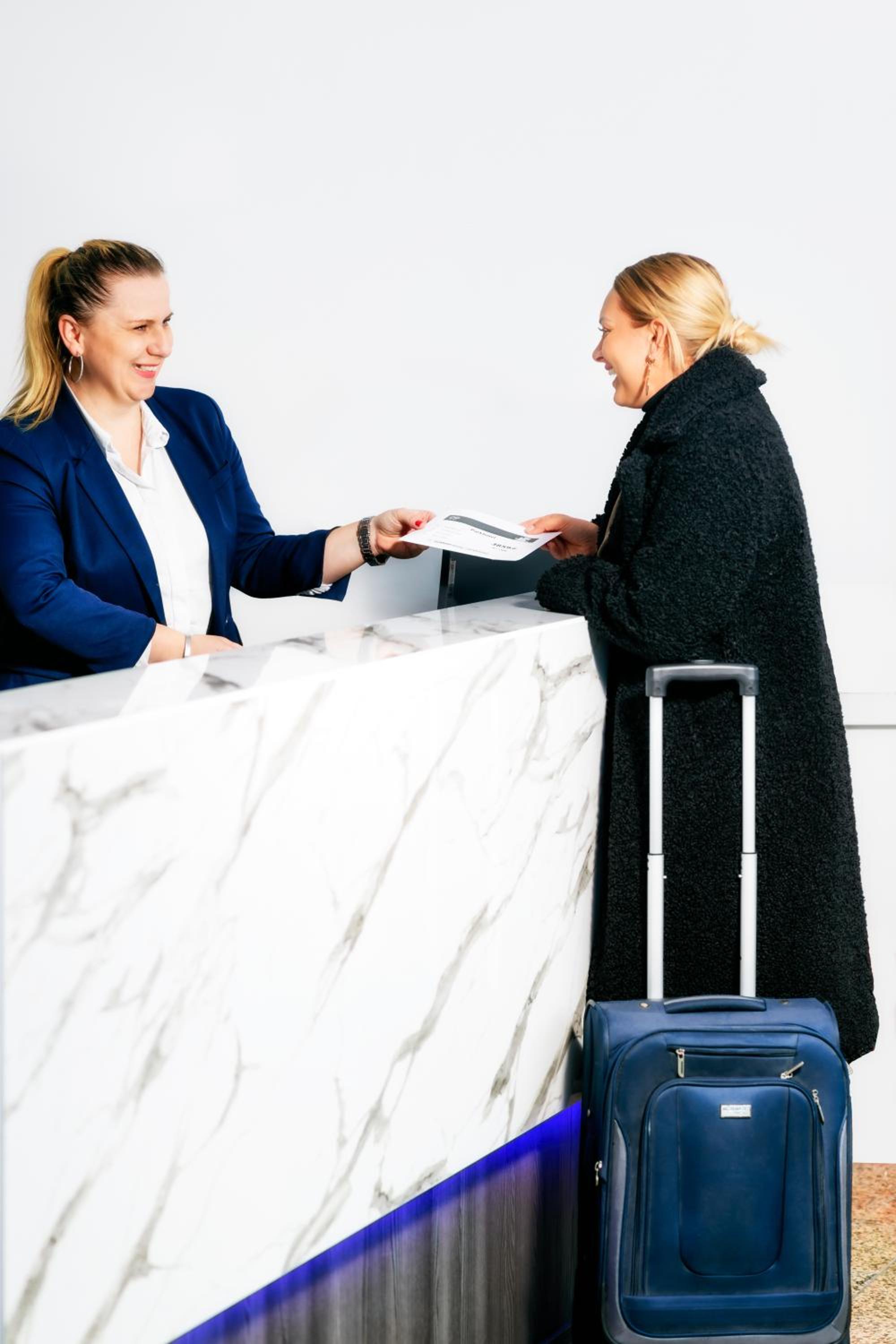 PARKHOTEL BRAUNAU - 24 Stunden Self Check-IN