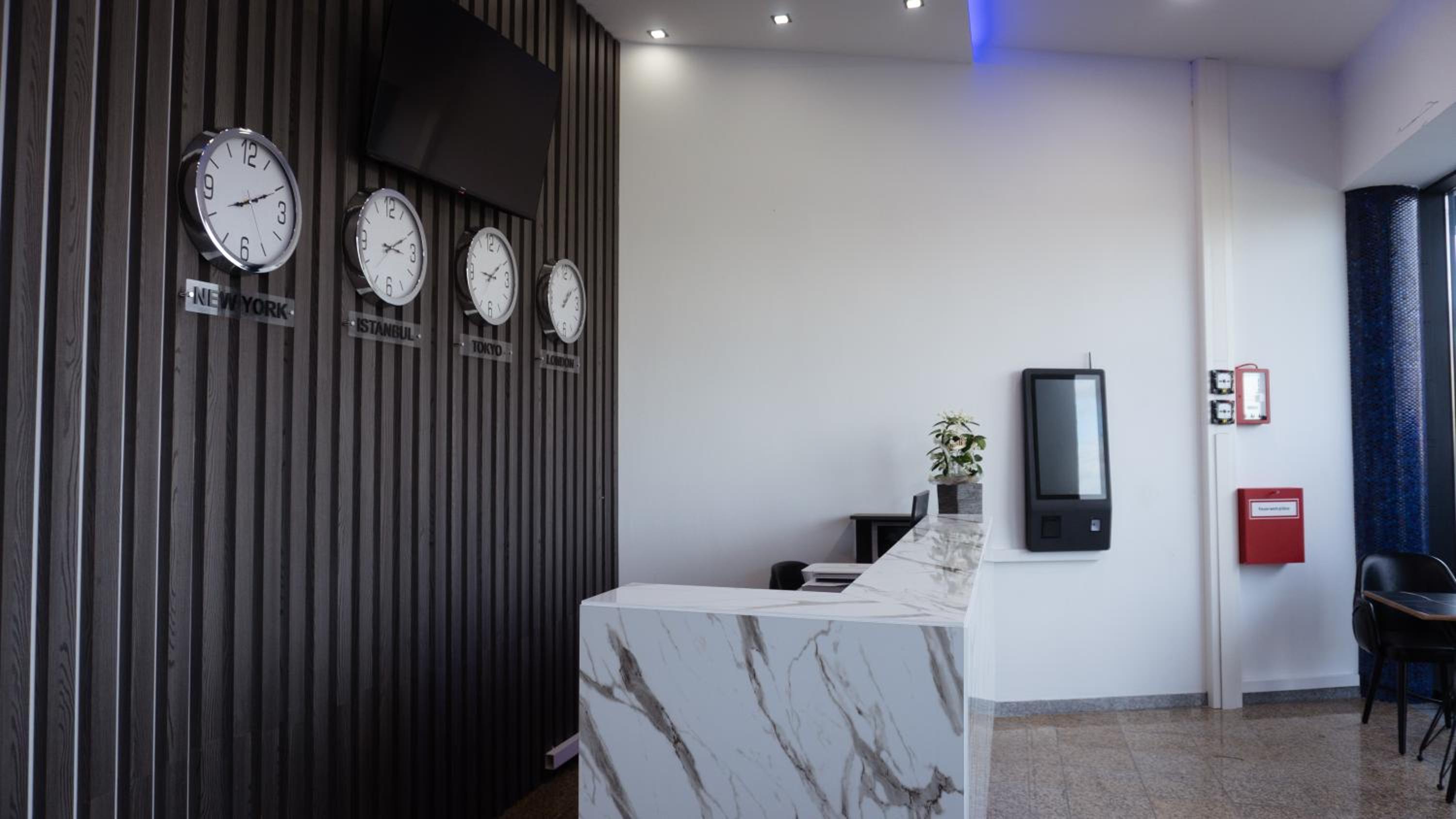 PARKHOTEL BRAUNAU - 24 Stunden Self Check-IN