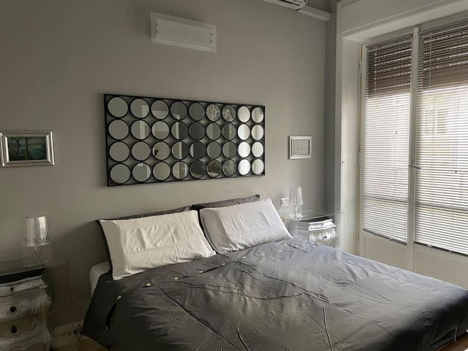 [Duomo walking distance]modern flat with free wifi