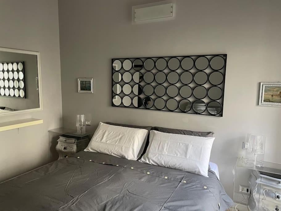 [Duomo walking distance]modern flat with free wifi