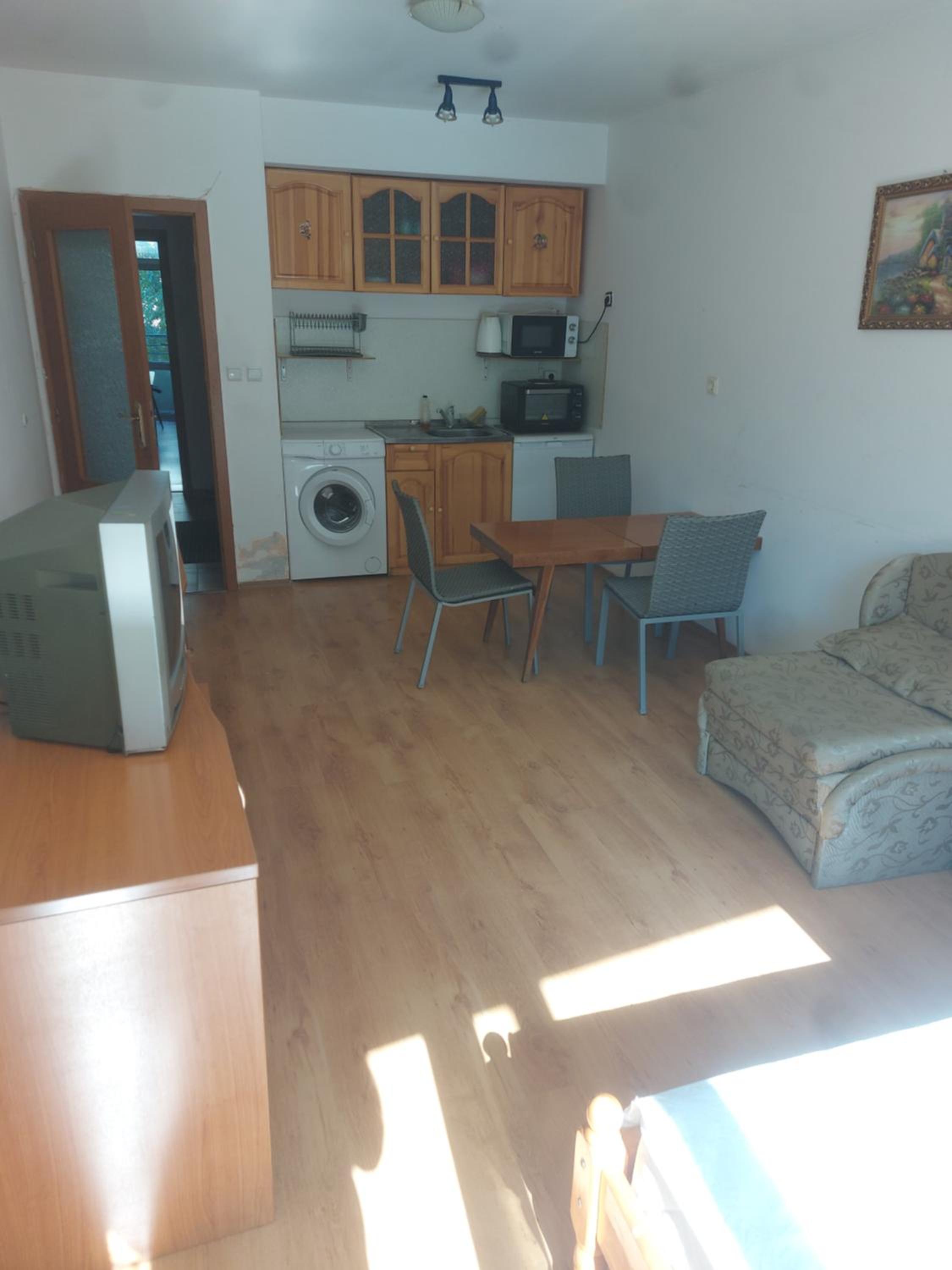 Studio and 1bedroom apartment Burgas - Economy