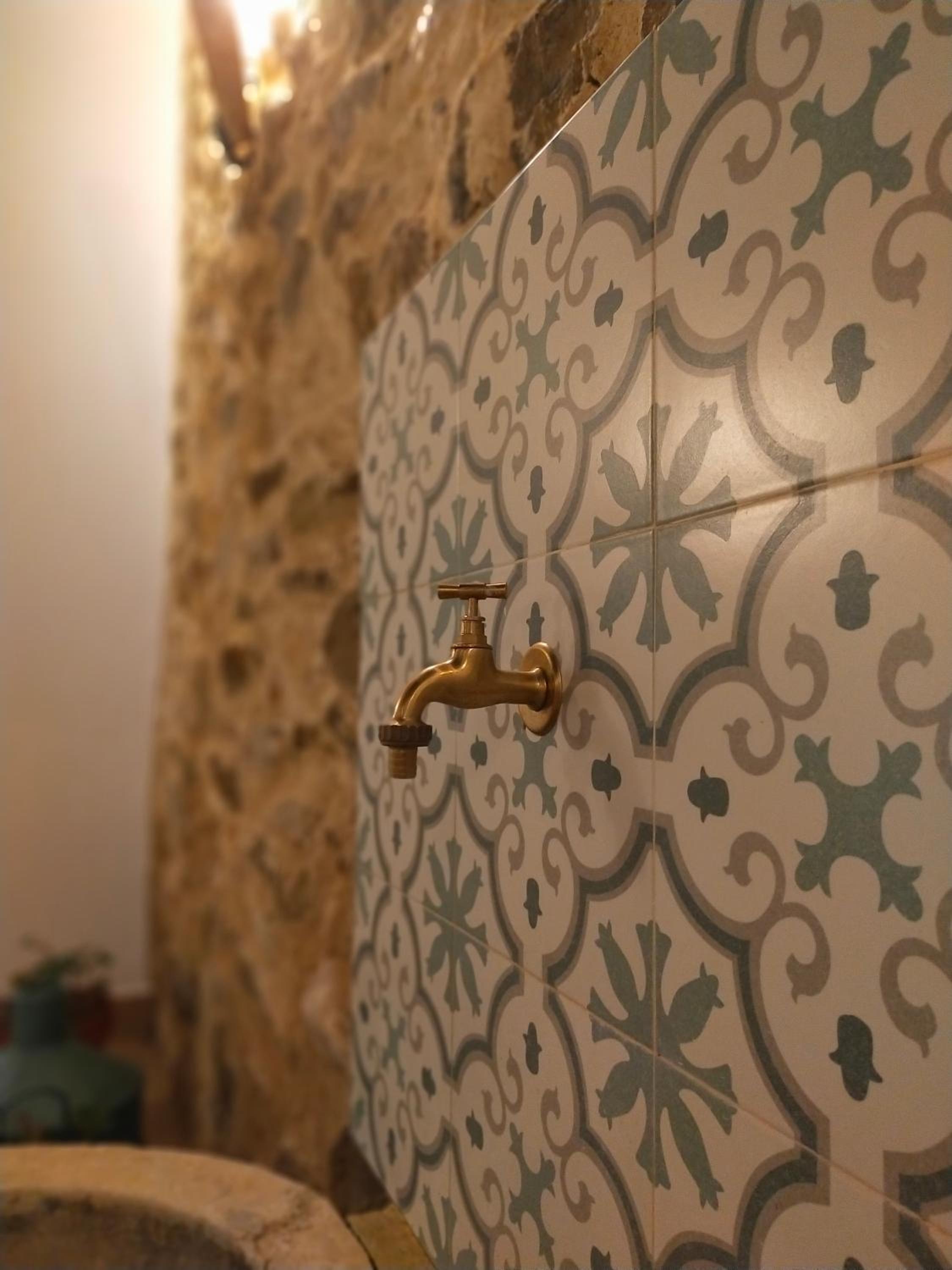 LA CASA DE LA HUERTA Stylish family cottage in Malaga countryside