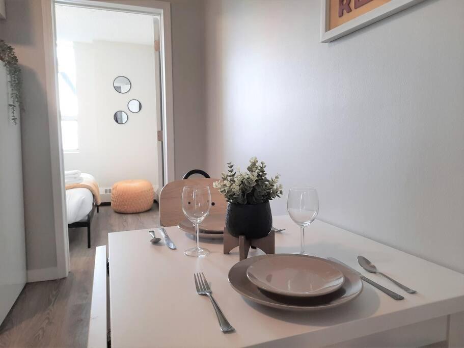 Modern Suite in Historic Bldg. Minutes to DT