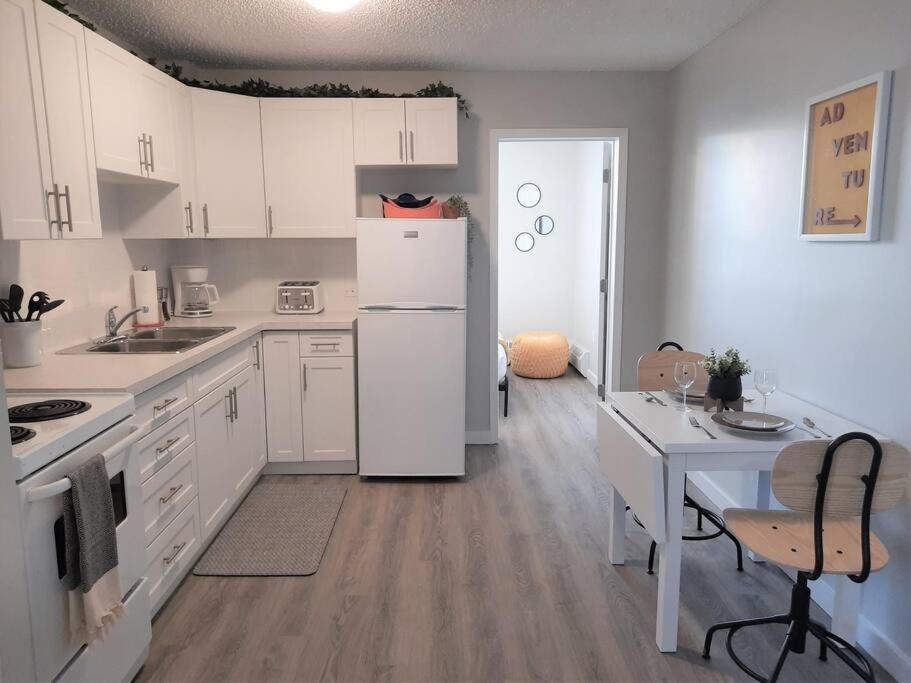 Modern Suite in Historic Bldg. Minutes to DT