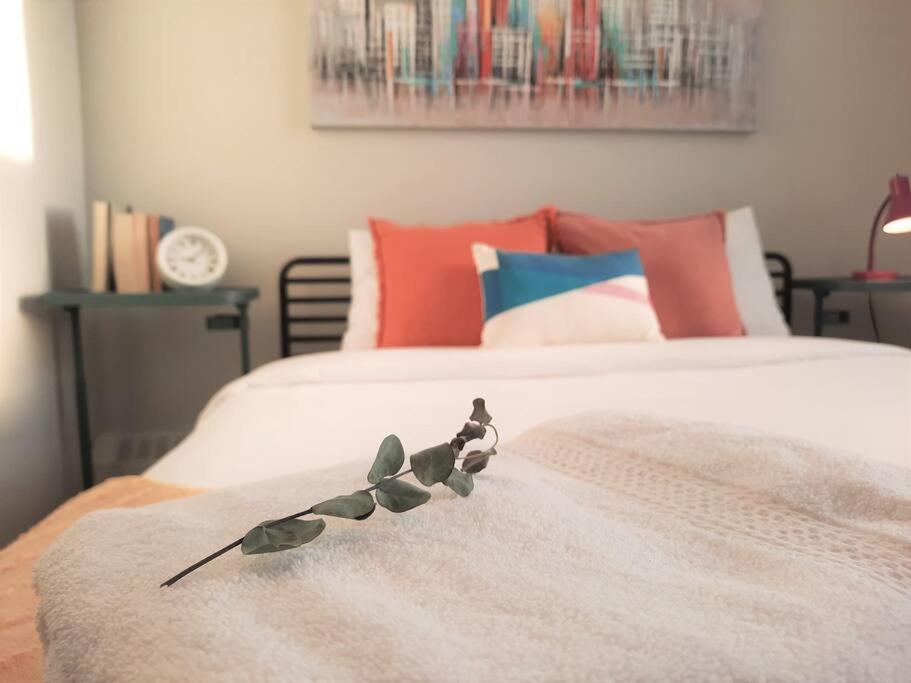 Modern Suite in Historic Bldg. Minutes to DT