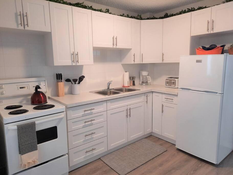 Modern Suite in Historic Bldg. Minutes to DT