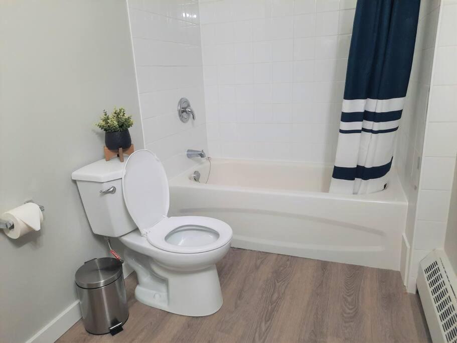 Modern Suite in Historic Bldg. Minutes to DT