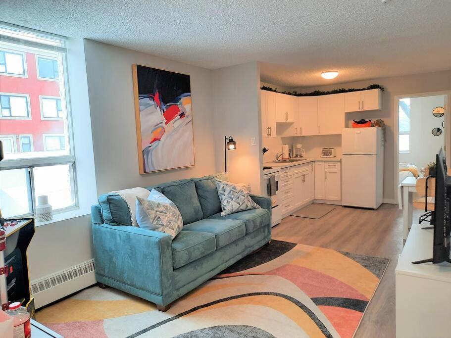 Modern Suite in Historic Bldg. Minutes to DT