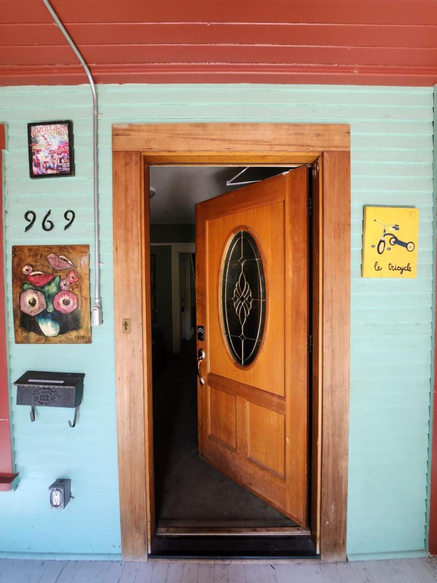 Eugene Lodge and International Hostel