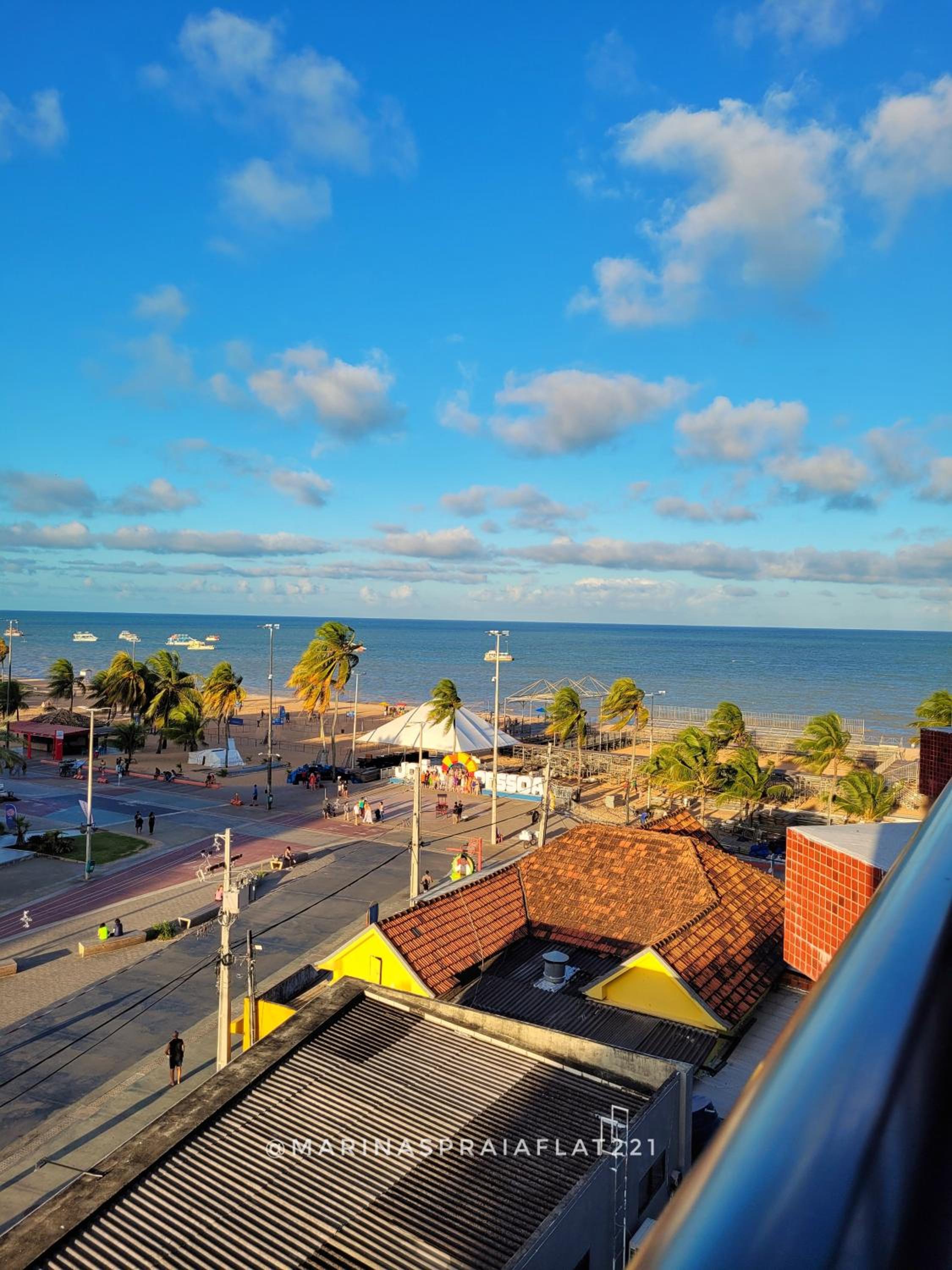Marinas Praia Flat 221, Cabo Branco, Busto de Tamandaré, prédio frente mar