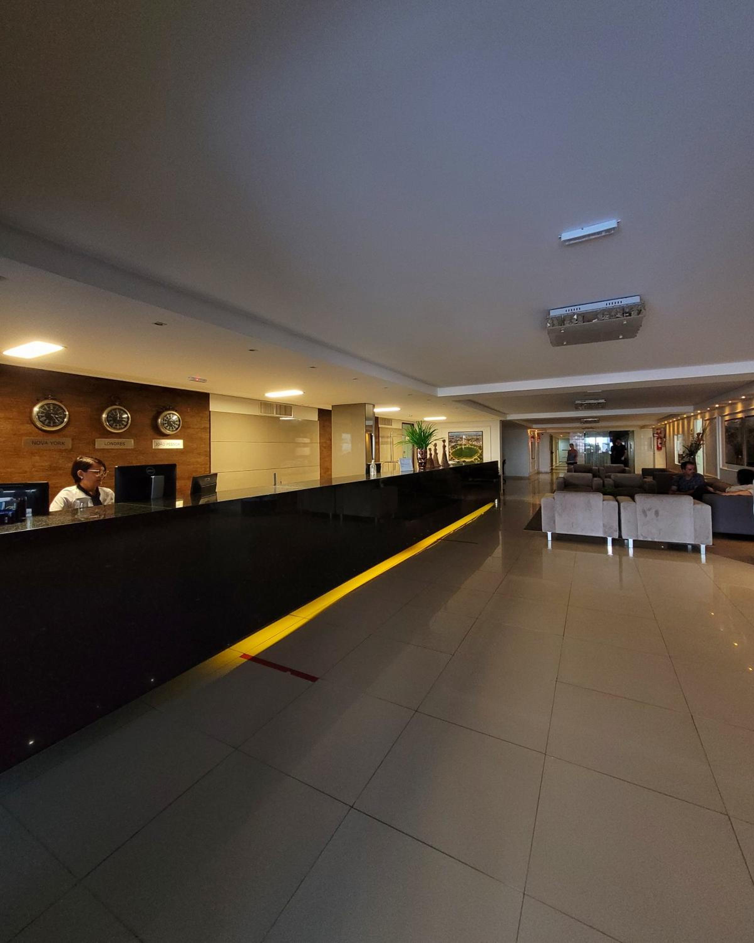 Marinas Praia Flat 221, Cabo Branco, Busto de Tamandaré, prédio frente mar