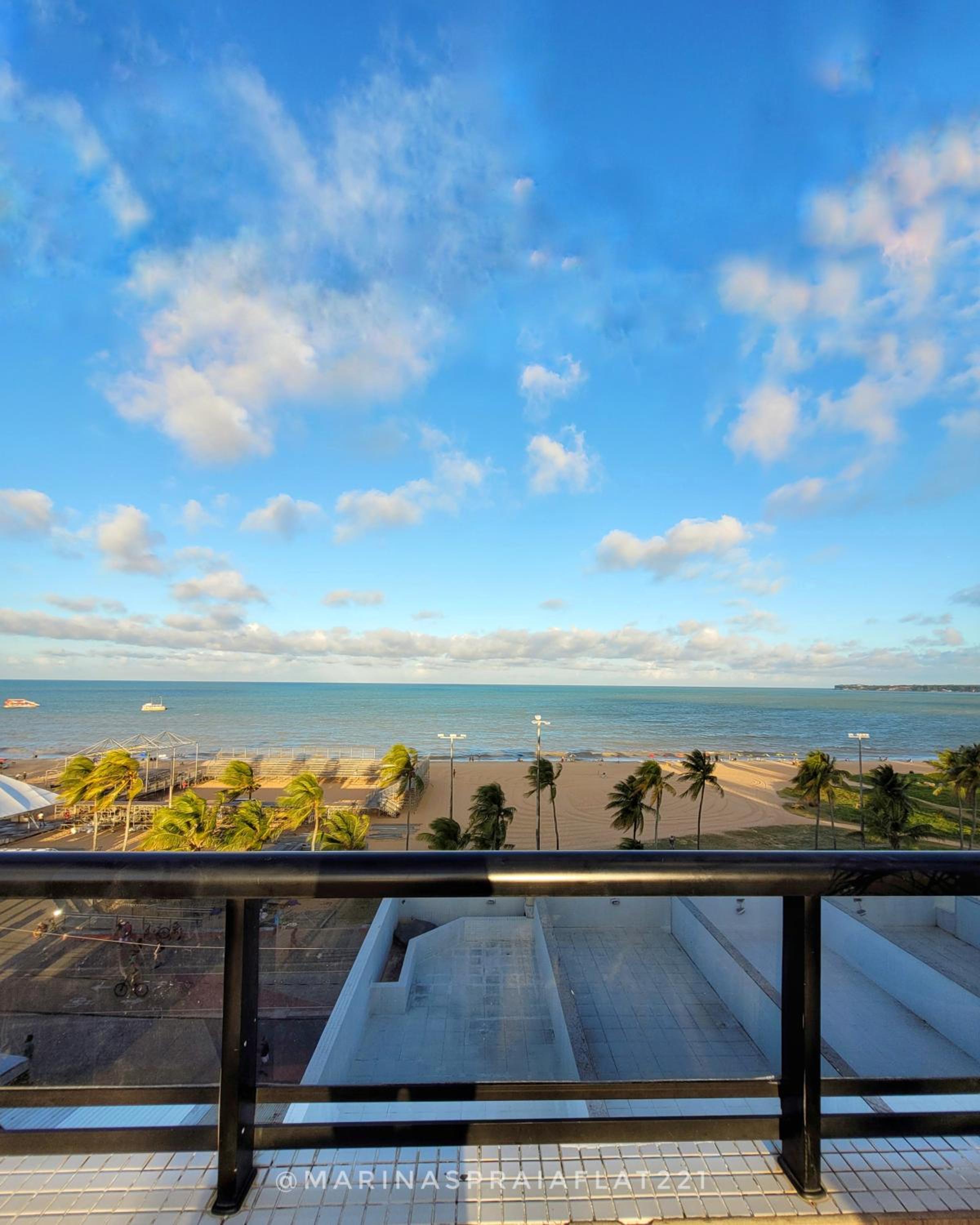 Marinas Praia Flat 221, Cabo Branco, Busto de Tamandaré, prédio frente mar