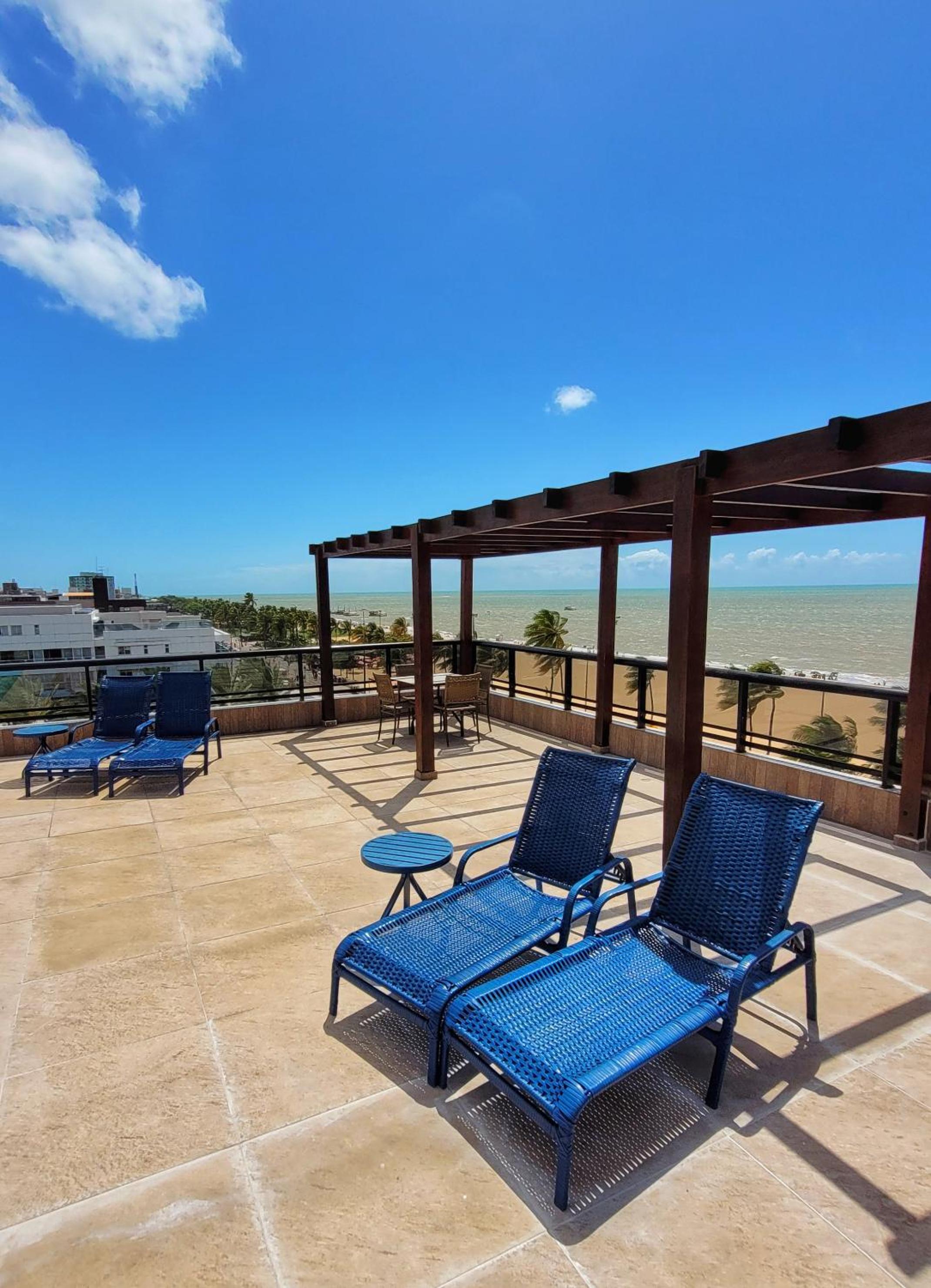 Marinas Praia Flat 221, Cabo Branco, Busto de Tamandaré, prédio frente mar