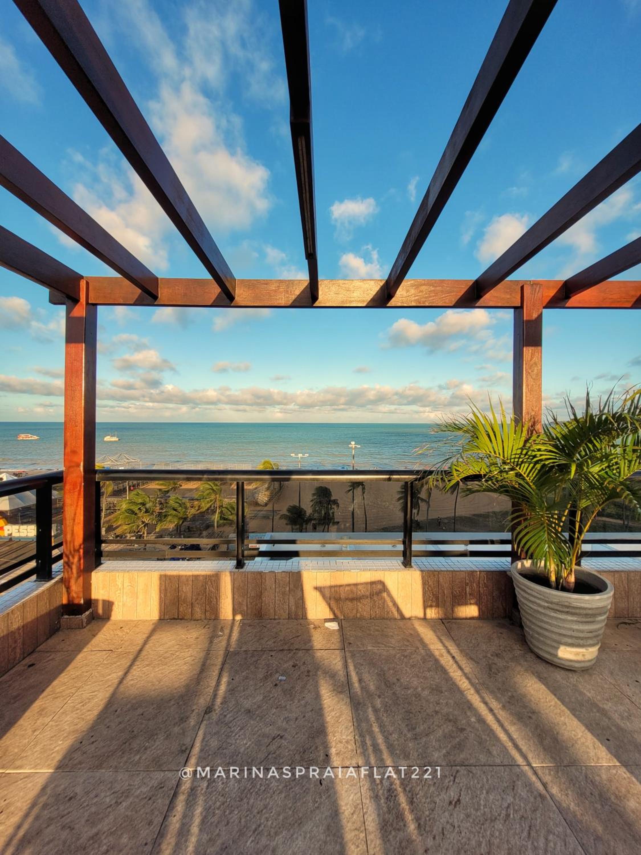Marinas Praia Flat 221, Cabo Branco, Busto de Tamandaré, prédio frente mar