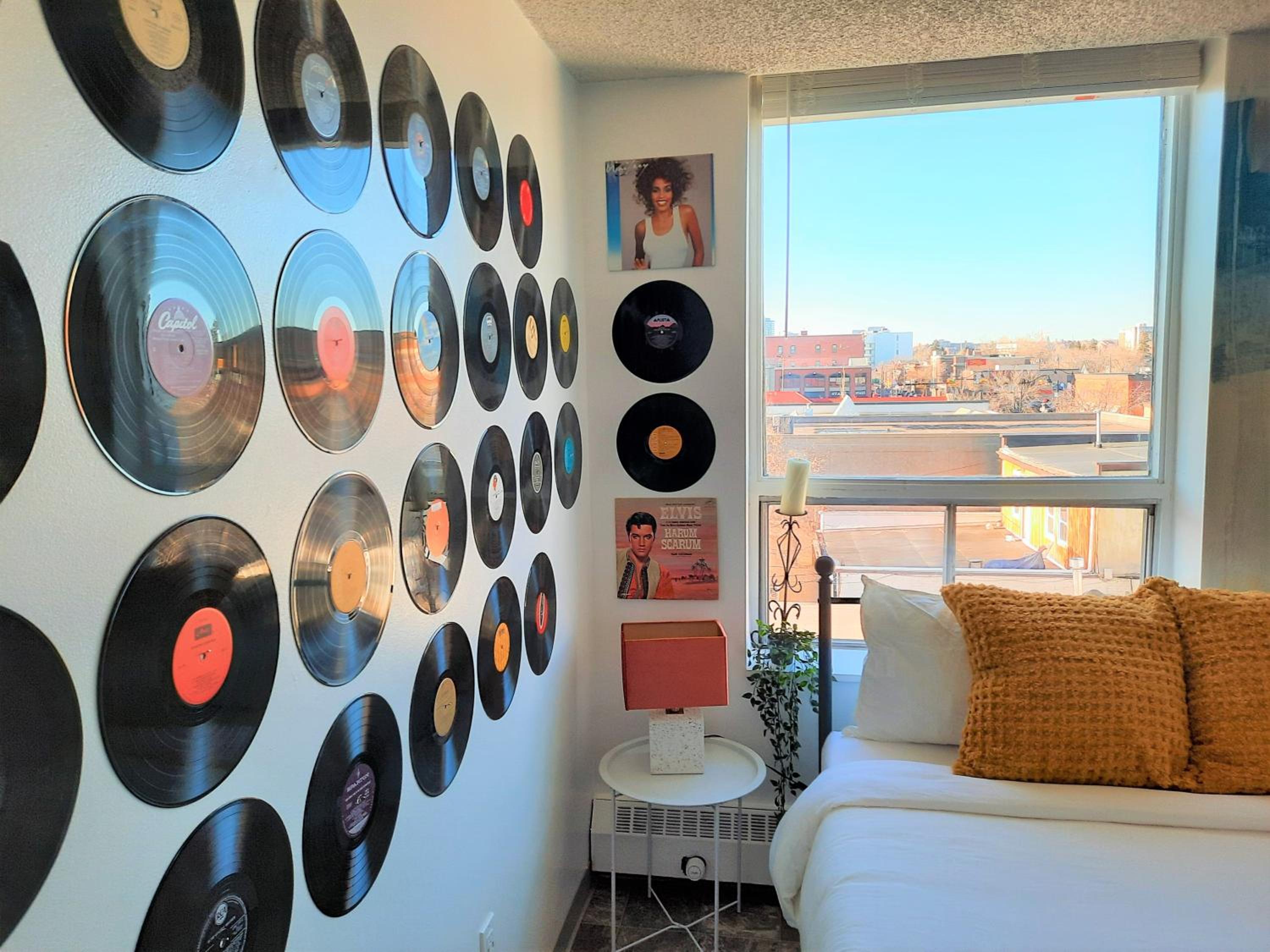 Vintage Studio w/City Views Minutes to DT