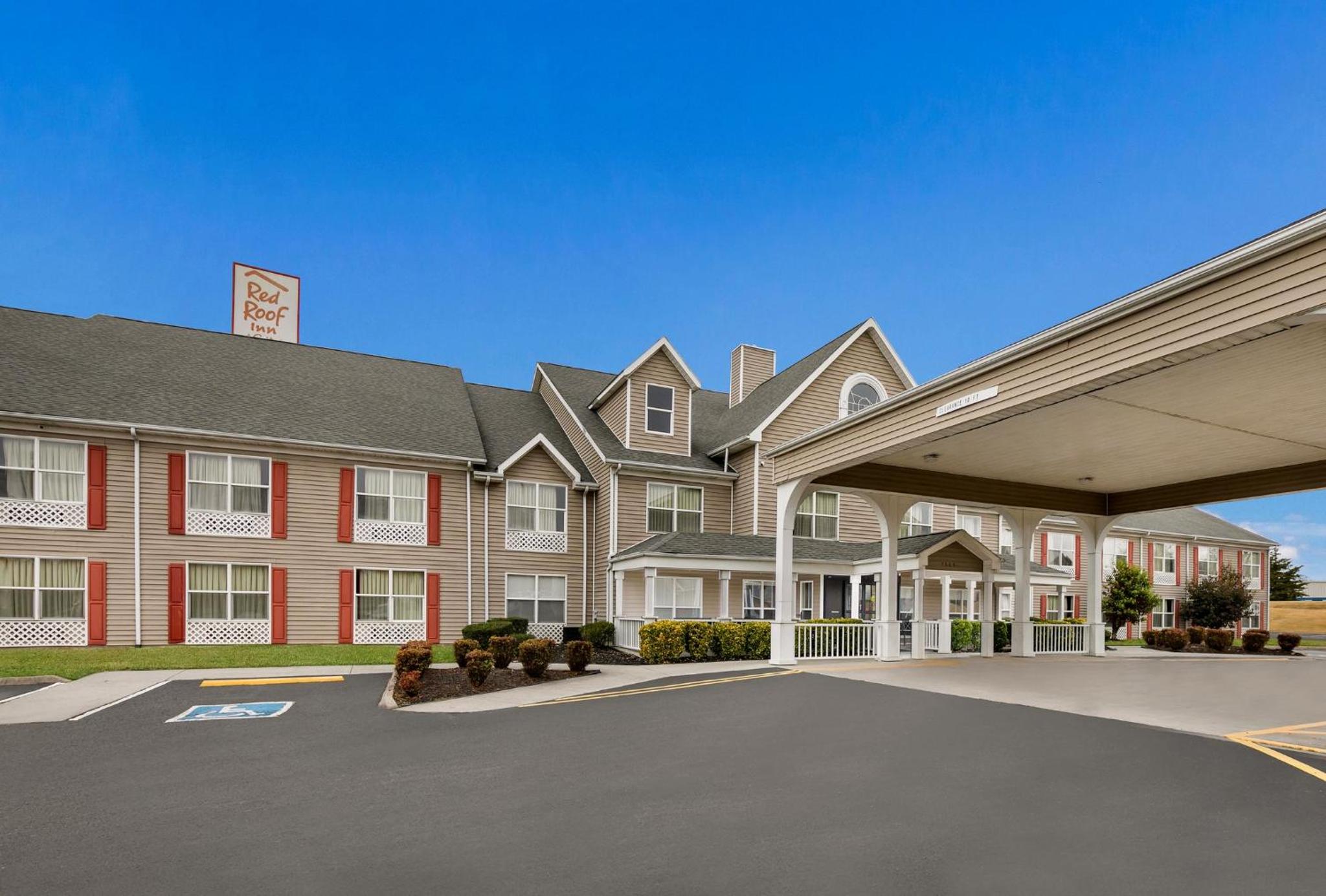 Hotel Red Roof Inn & Suites Knoxville East - Image 1